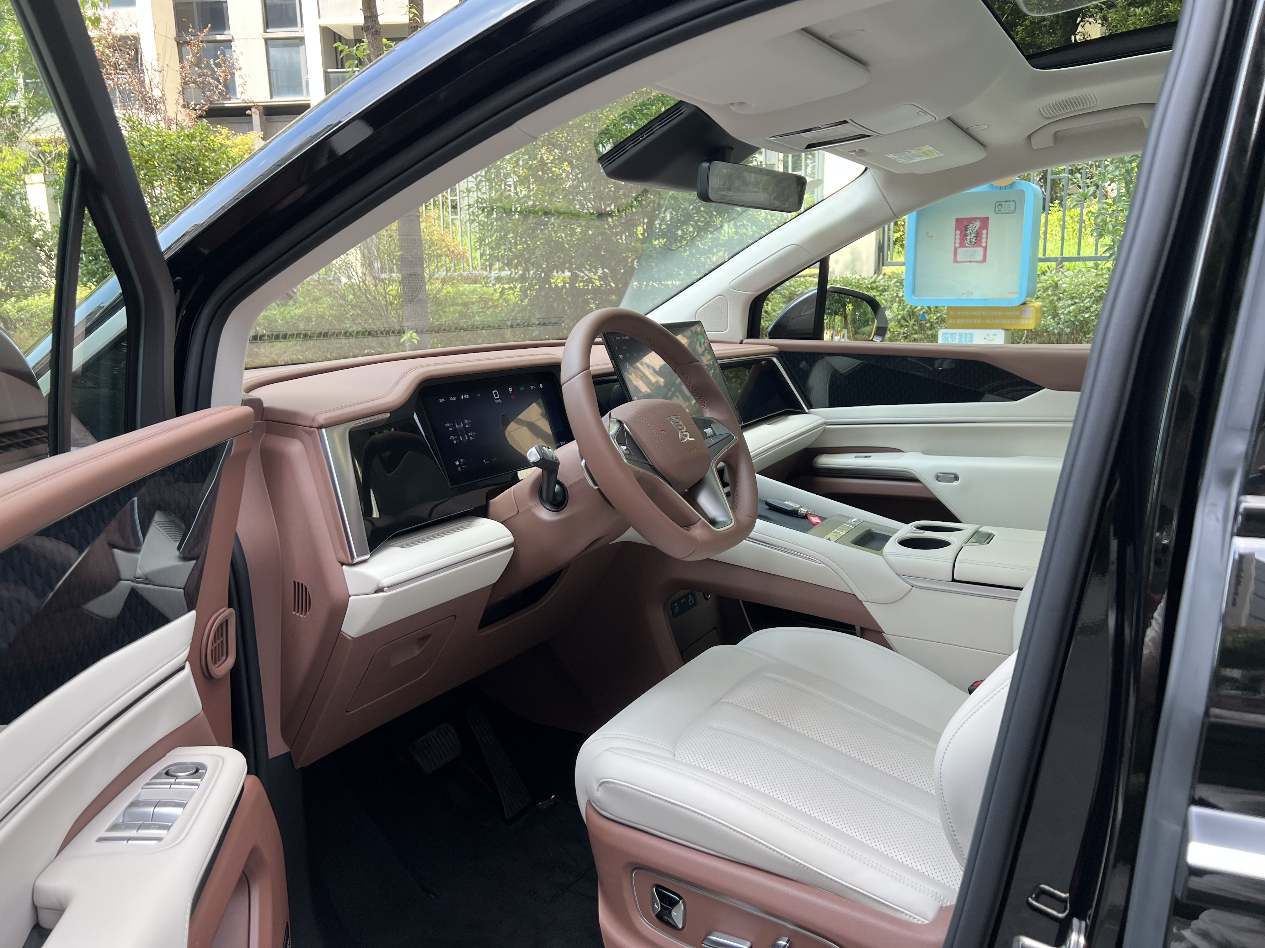 BYD Xia 2025 immagine di auto #5