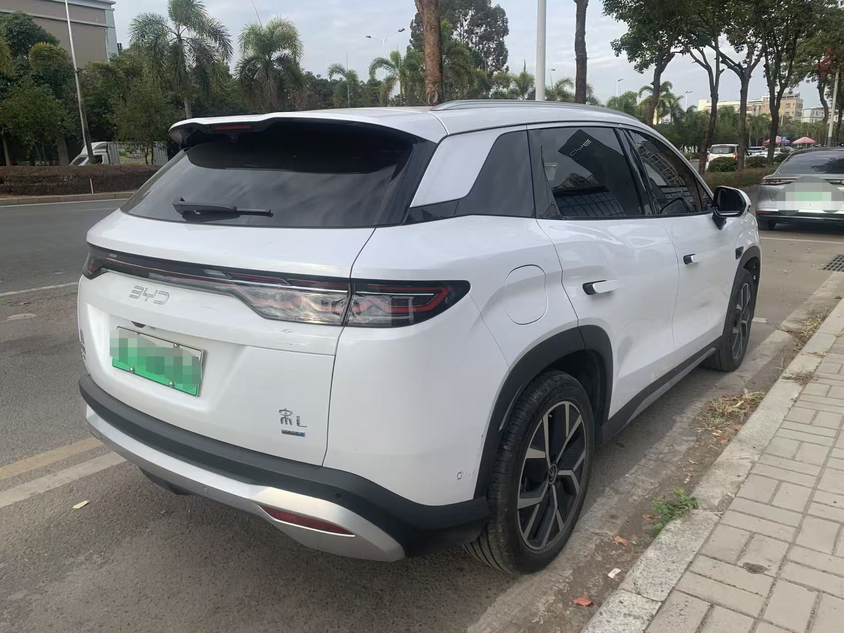 BYD SongL DM-i 2025 car image #5