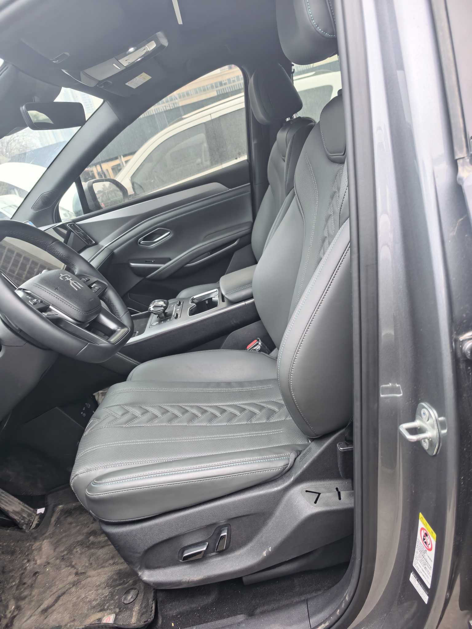 BYD SongL DM-i 2025 car image #5