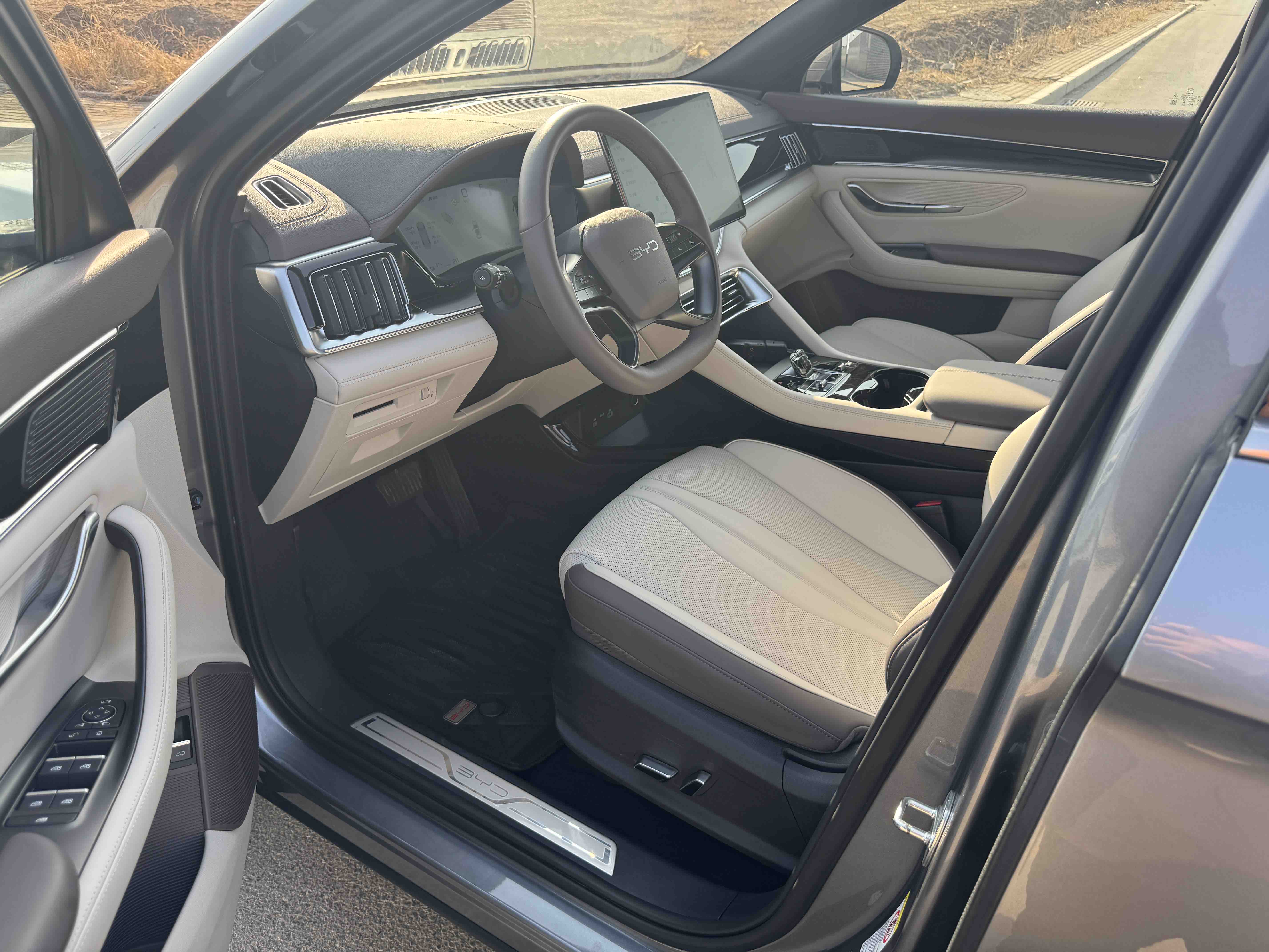 BYD Song Plus New Energy 2025 immagine di auto #5