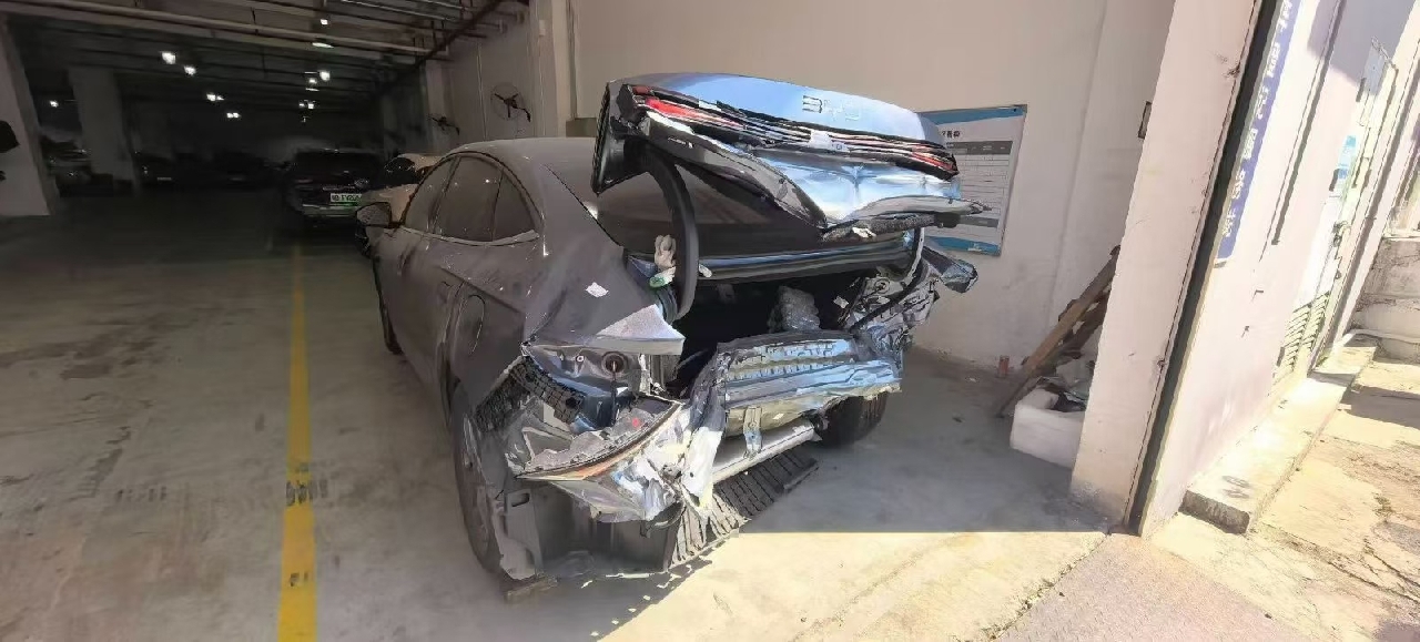 BYD Seal 06 DM-i 2025 immagine di auto #5