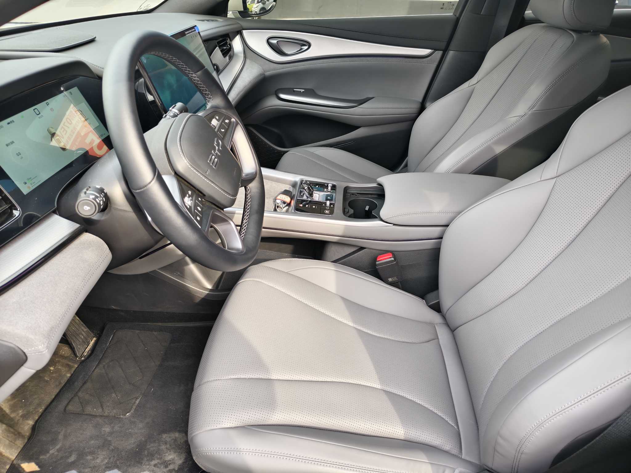 BYD Seal 07 DM-i 2025 car image #5