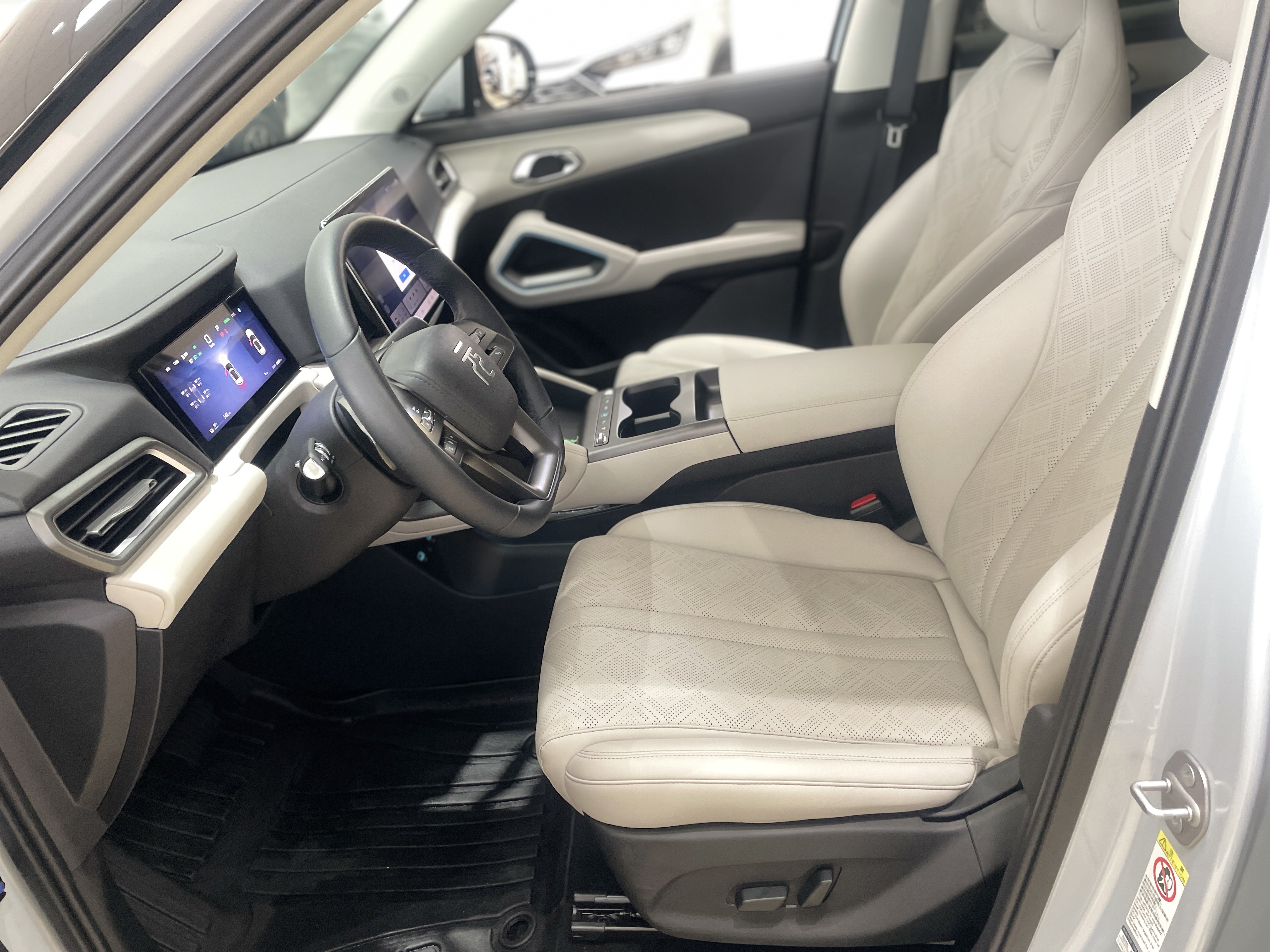 BYD YuanUP 2025 #5 BYD YuanUP 2025 car image #5