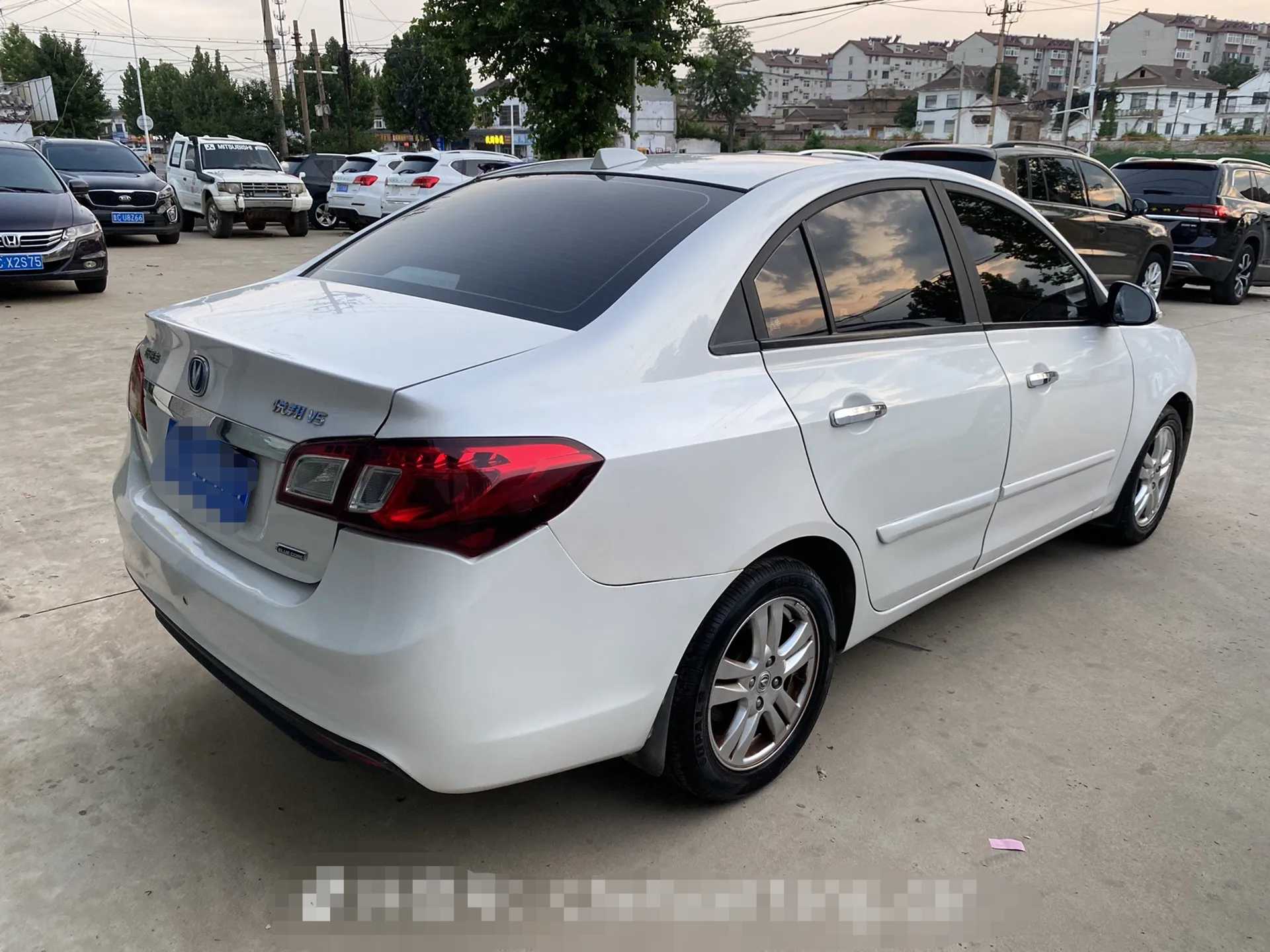 Changan Alsvin V5 2014 car image #5