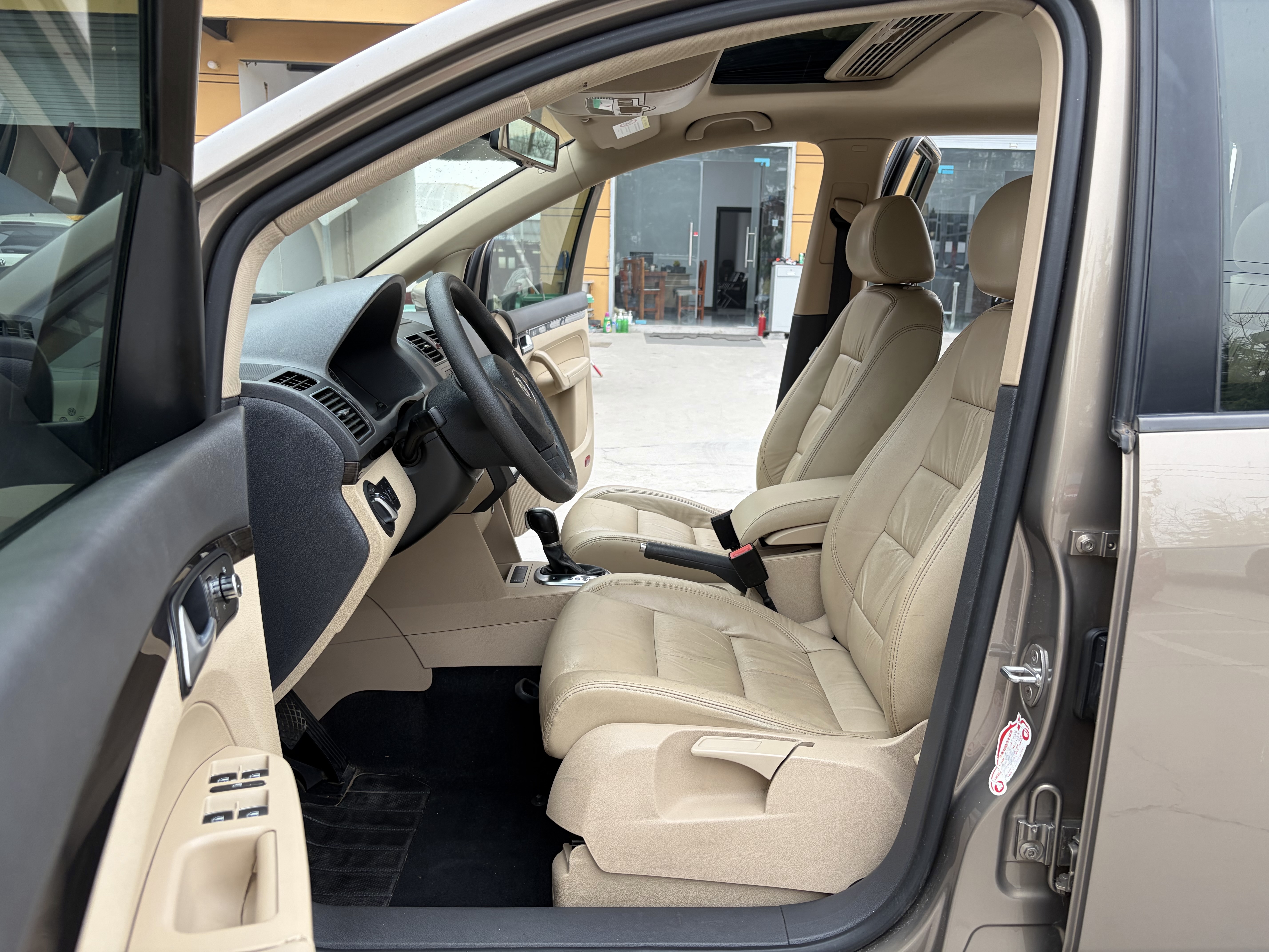 Volkswagen Touran 2015 immagine di auto #5