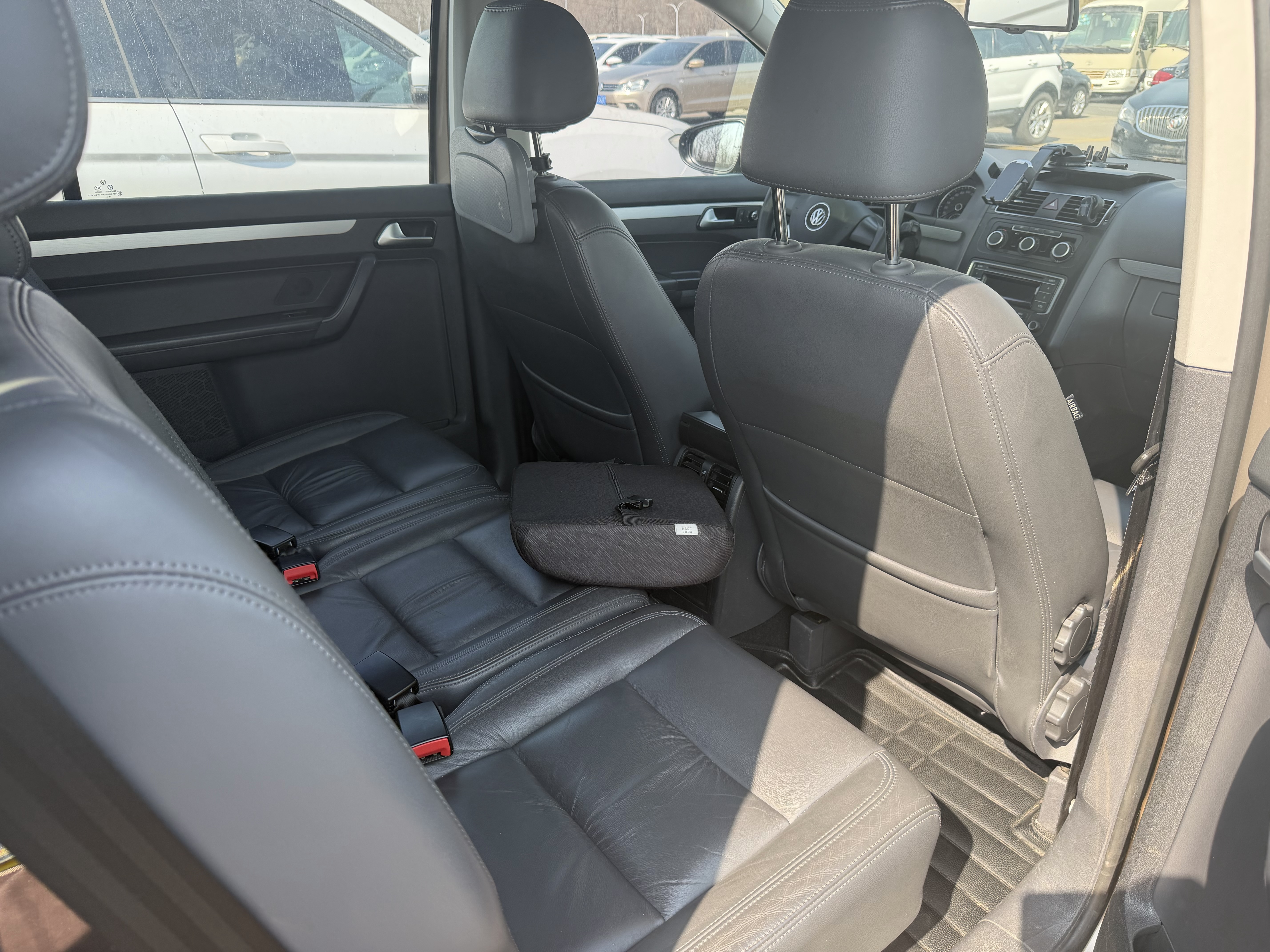 Volkswagen Touran 2016 car image #5