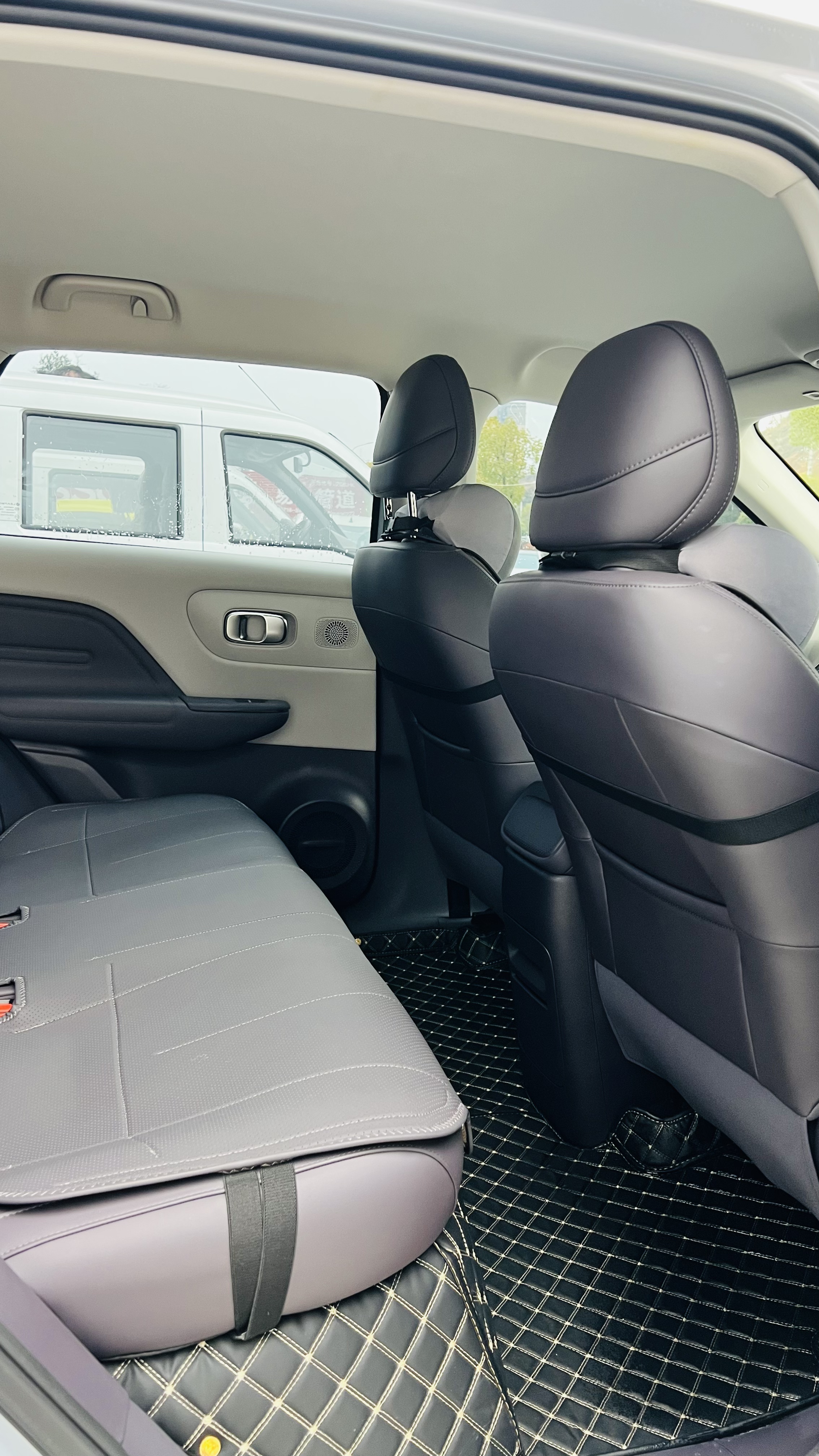 零跑汽车 零跑B10 2025 汽车图片 #5