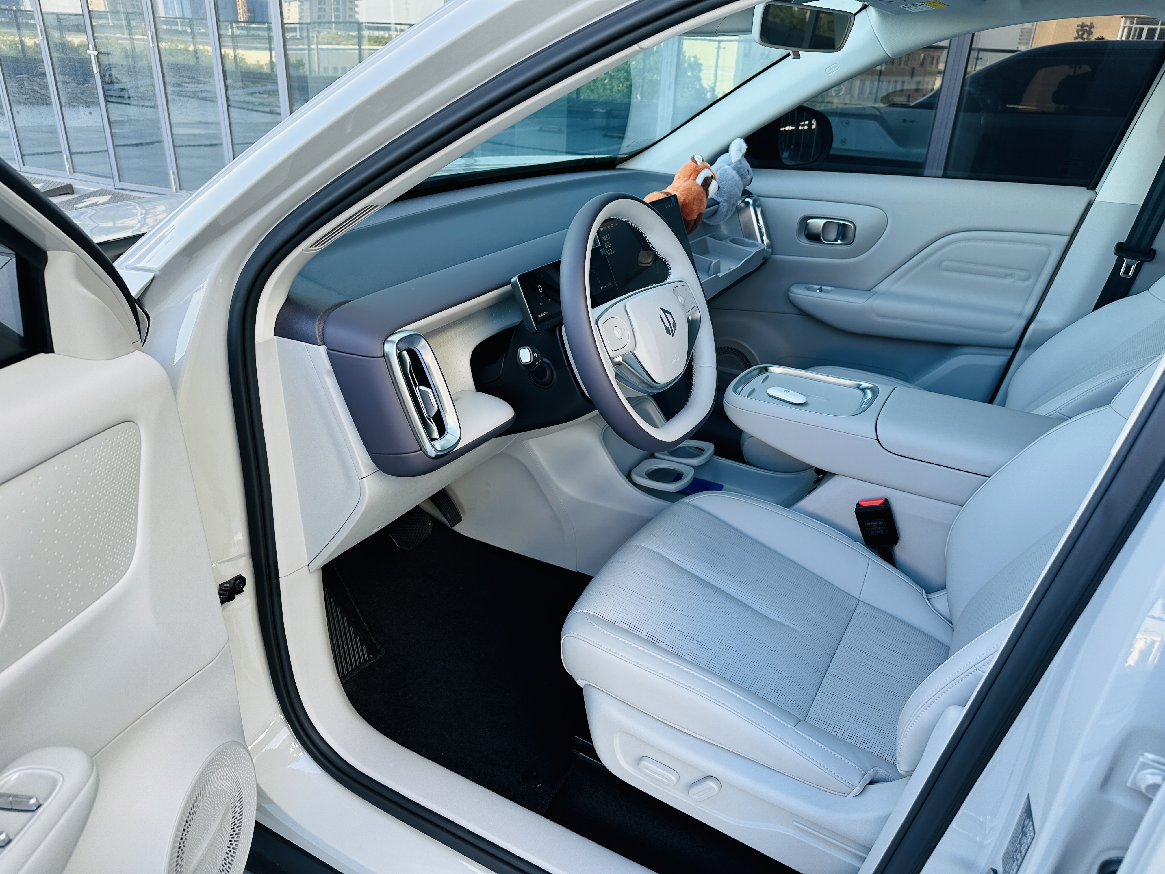 零跑汽车 零跑B10 2025 汽车图片 #5