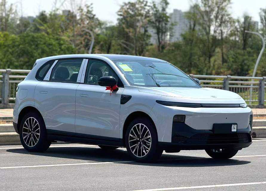 零跑汽车 零跑B10 2025 汽车图片 #5