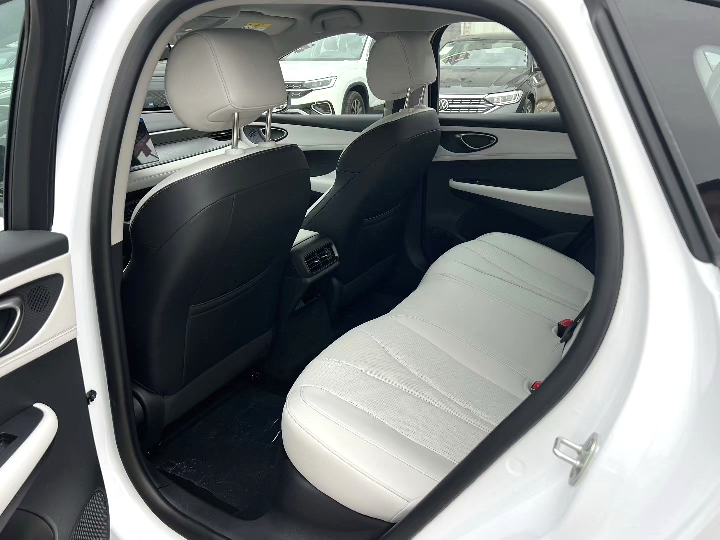 BYD Seal 05 DM-i 2025 #5 BYD Seal 05 DM-i 2025 car image #5