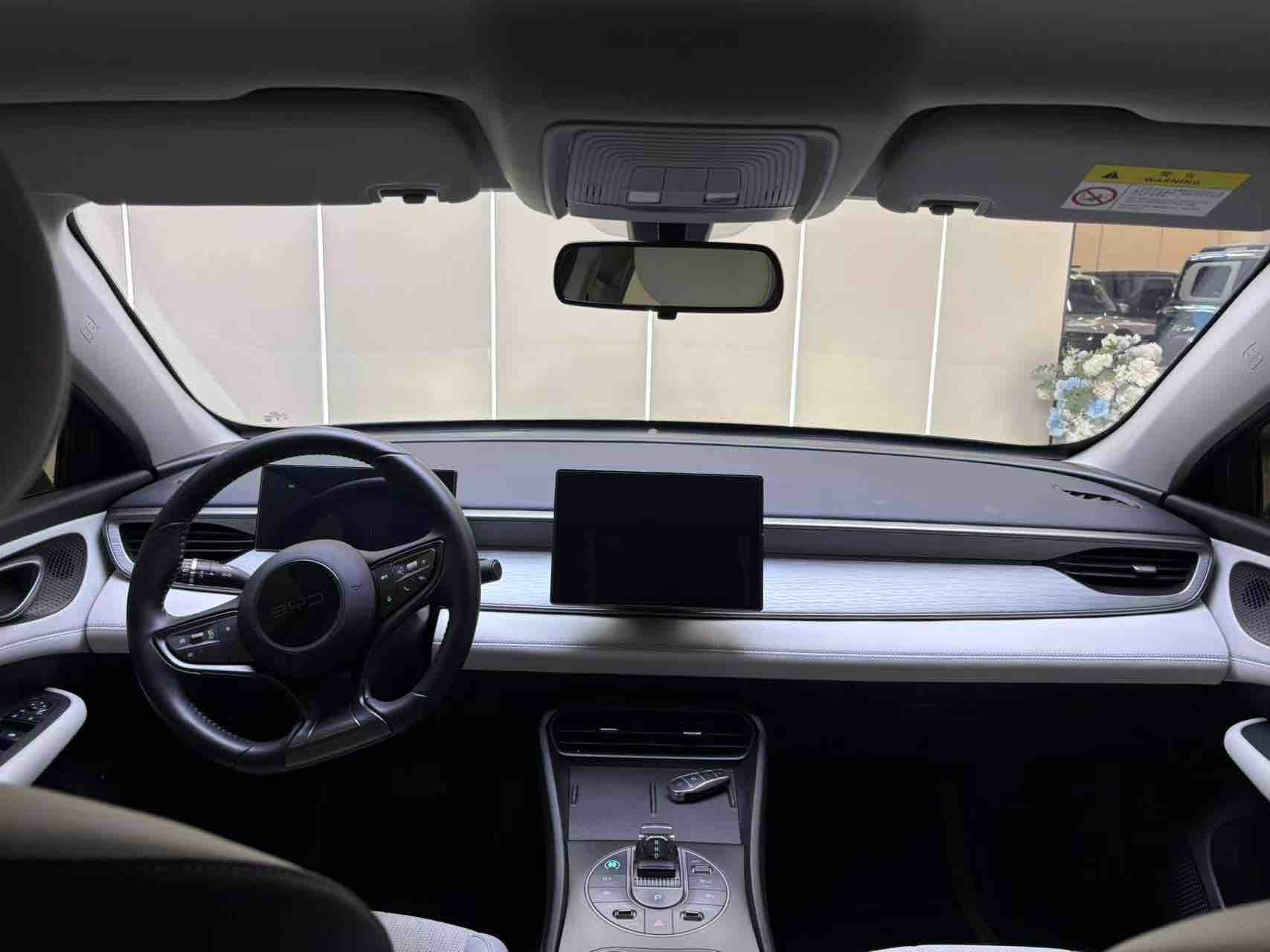 BYD Seal 05 DM-i 2025 car image #5