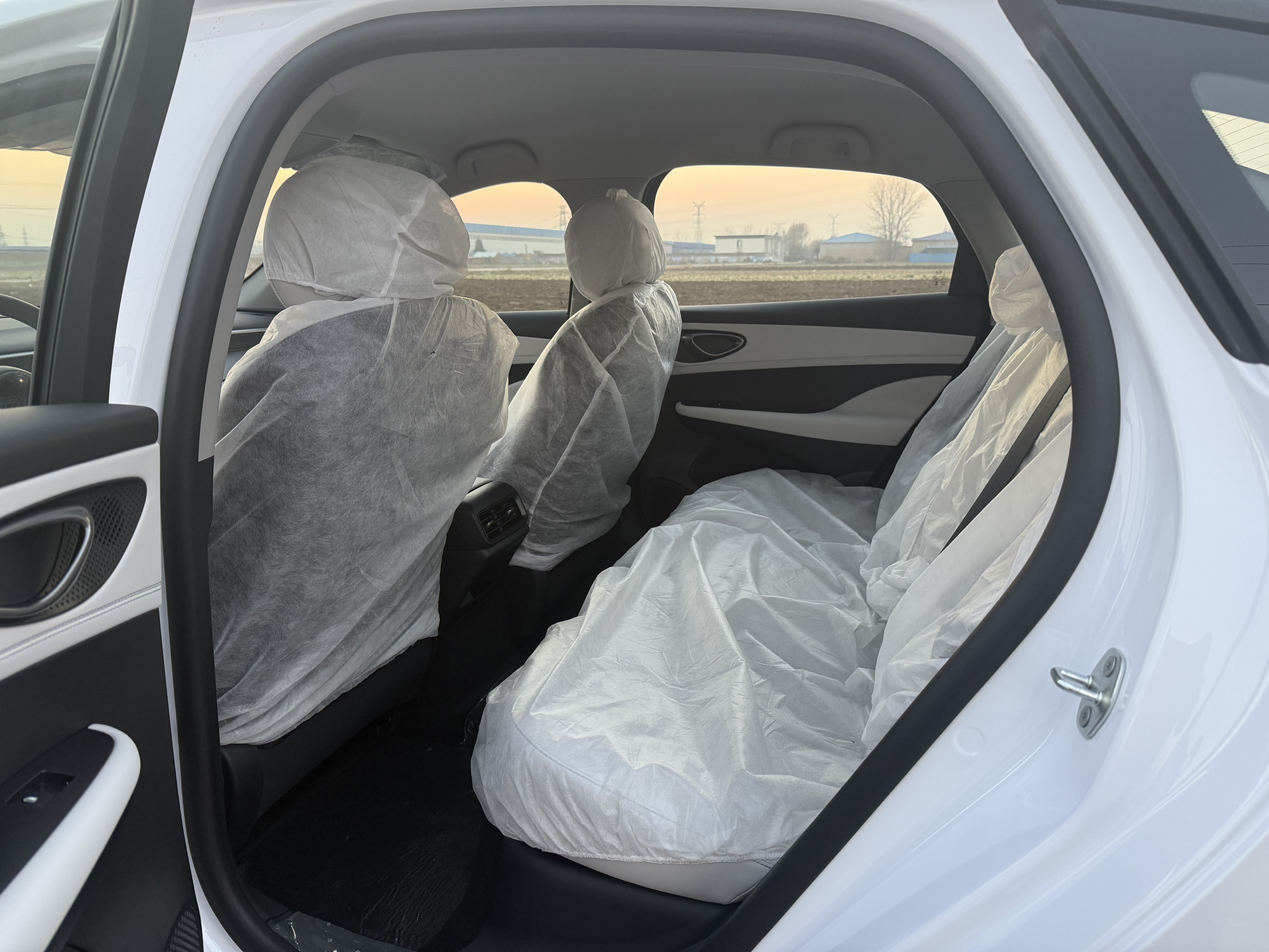 BYD Seal 05 DM-i 2025 #5 BYD Seal 05 DM-i 2025 car image #5