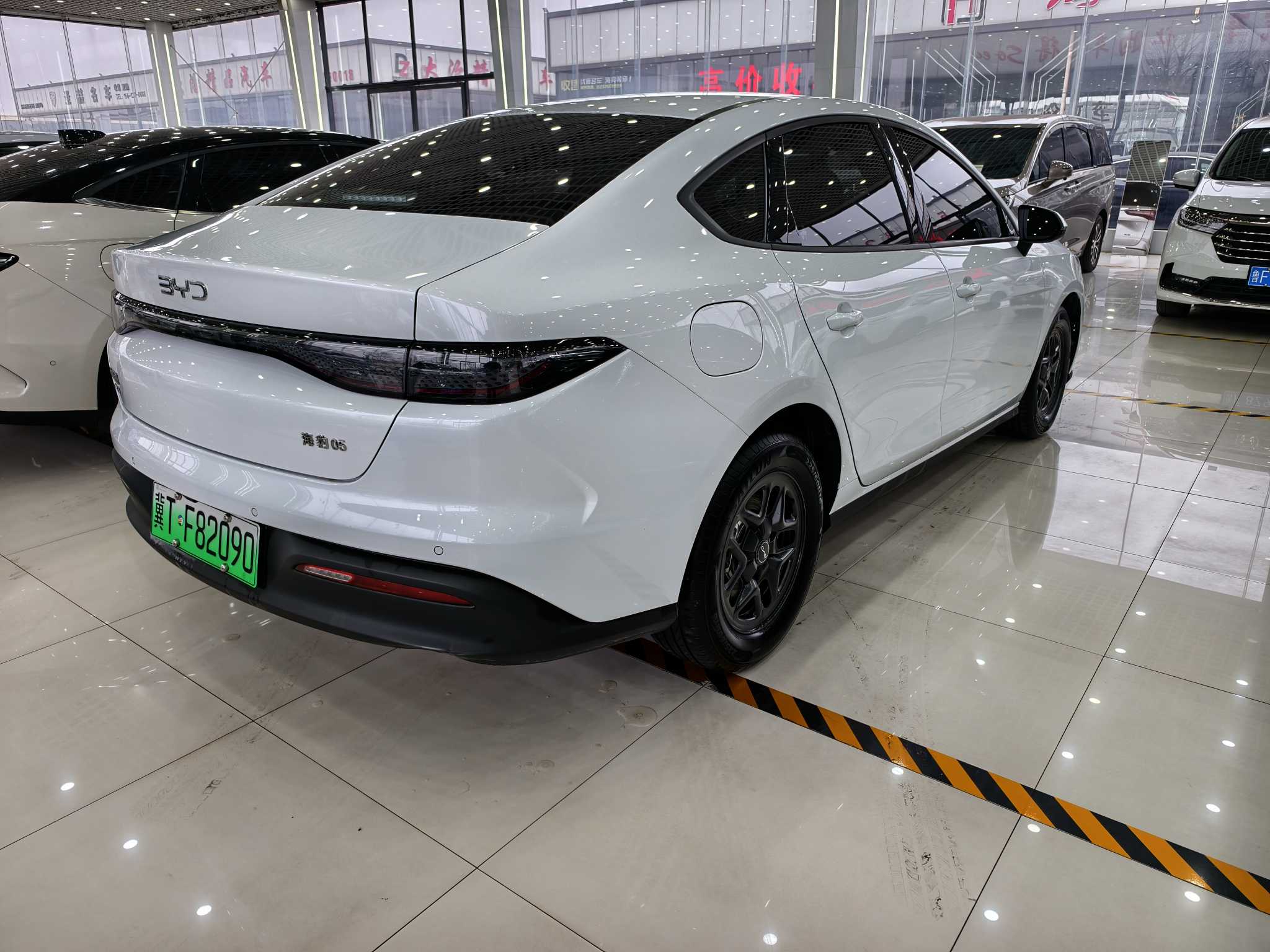 BYD Seal 05 DM-i 2025 car image #5