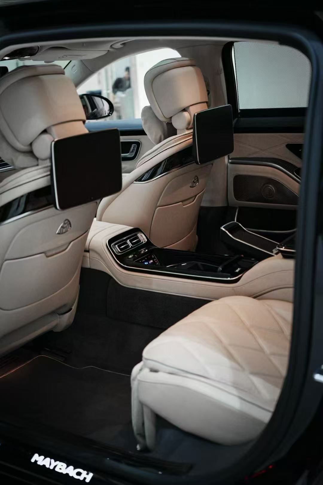 Mercedes-Benz Maybach S Class 2025 car image #5