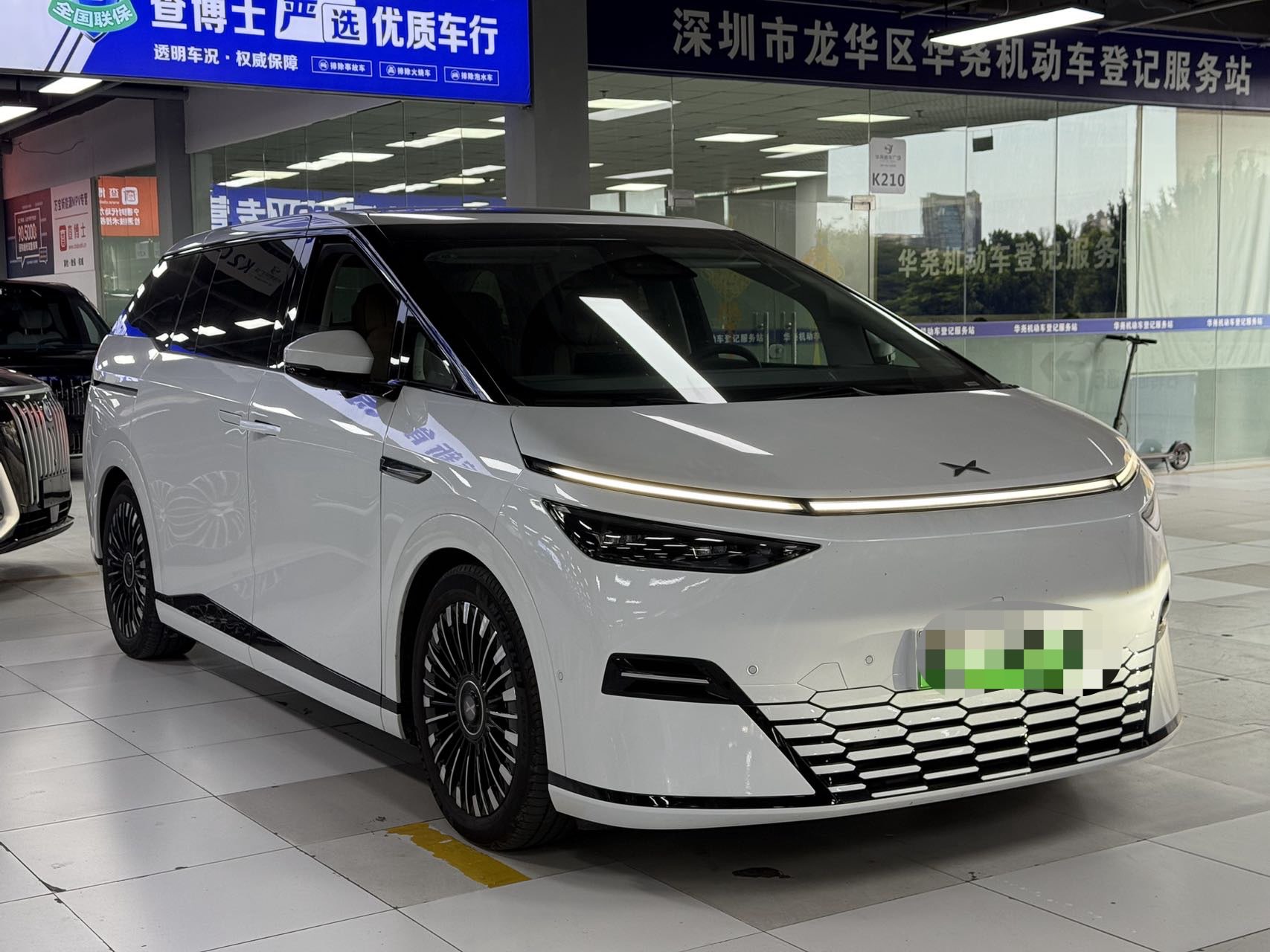 Xpeng X9 2025 immagine di auto #5