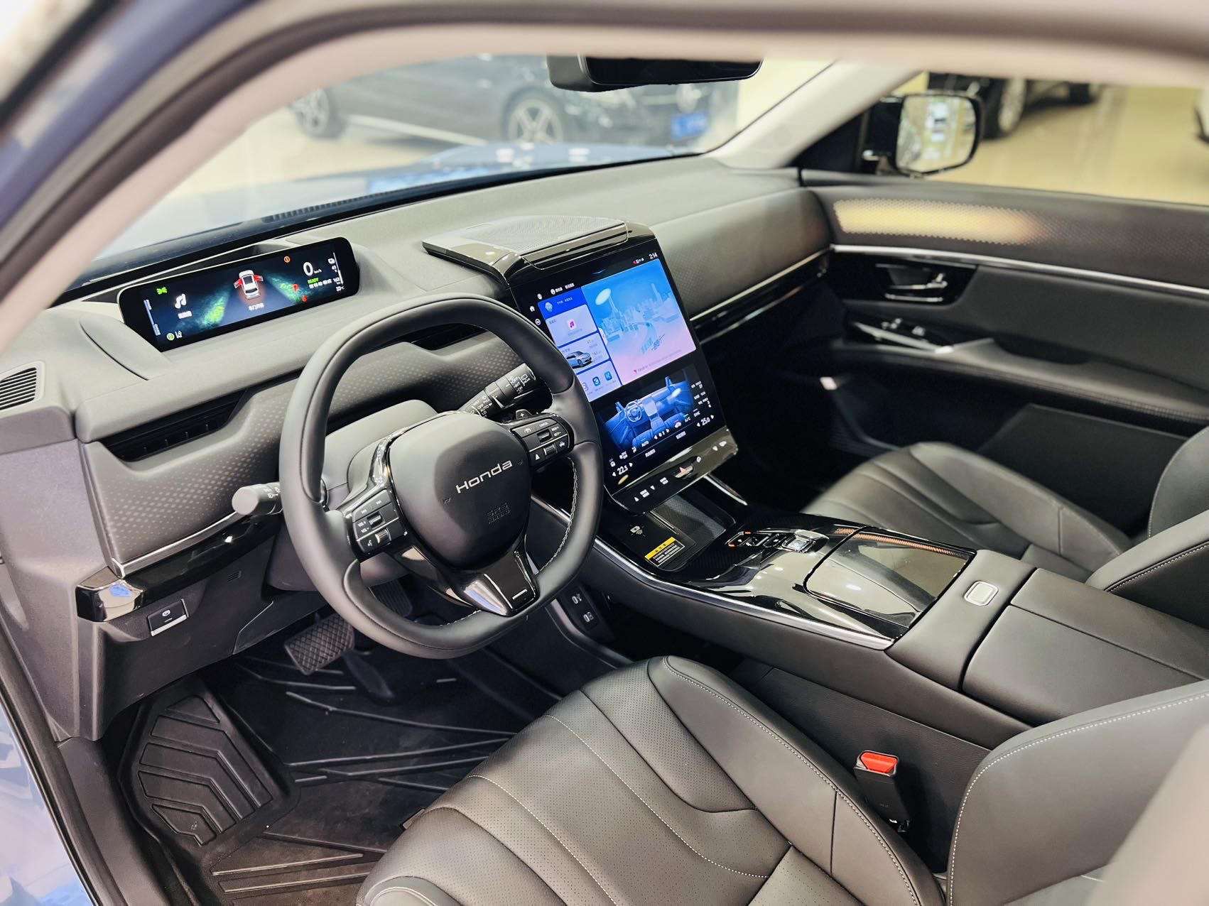 Honda P7 2025 car image #5