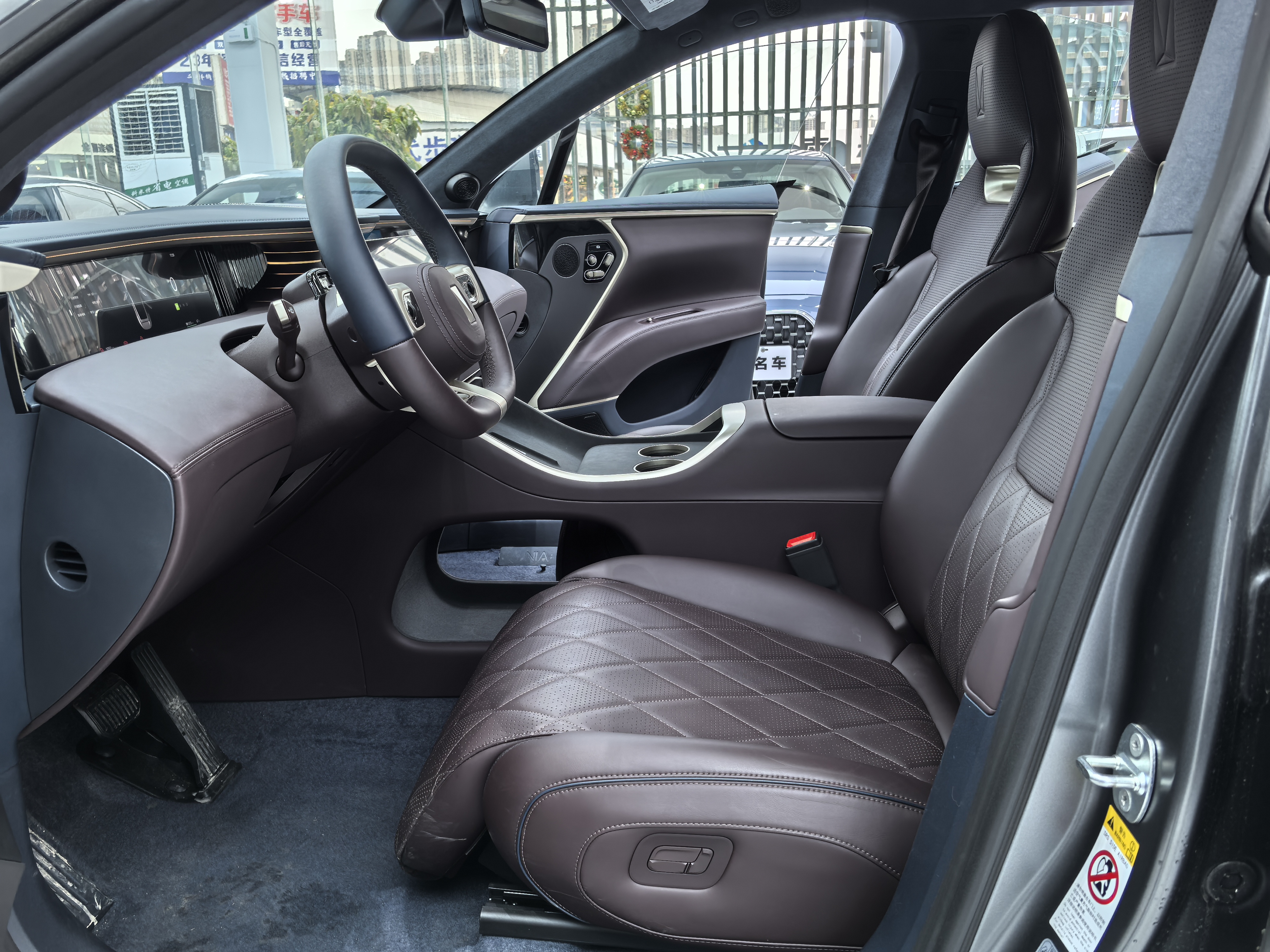 Avatr 11 2025 imagen de coche #5