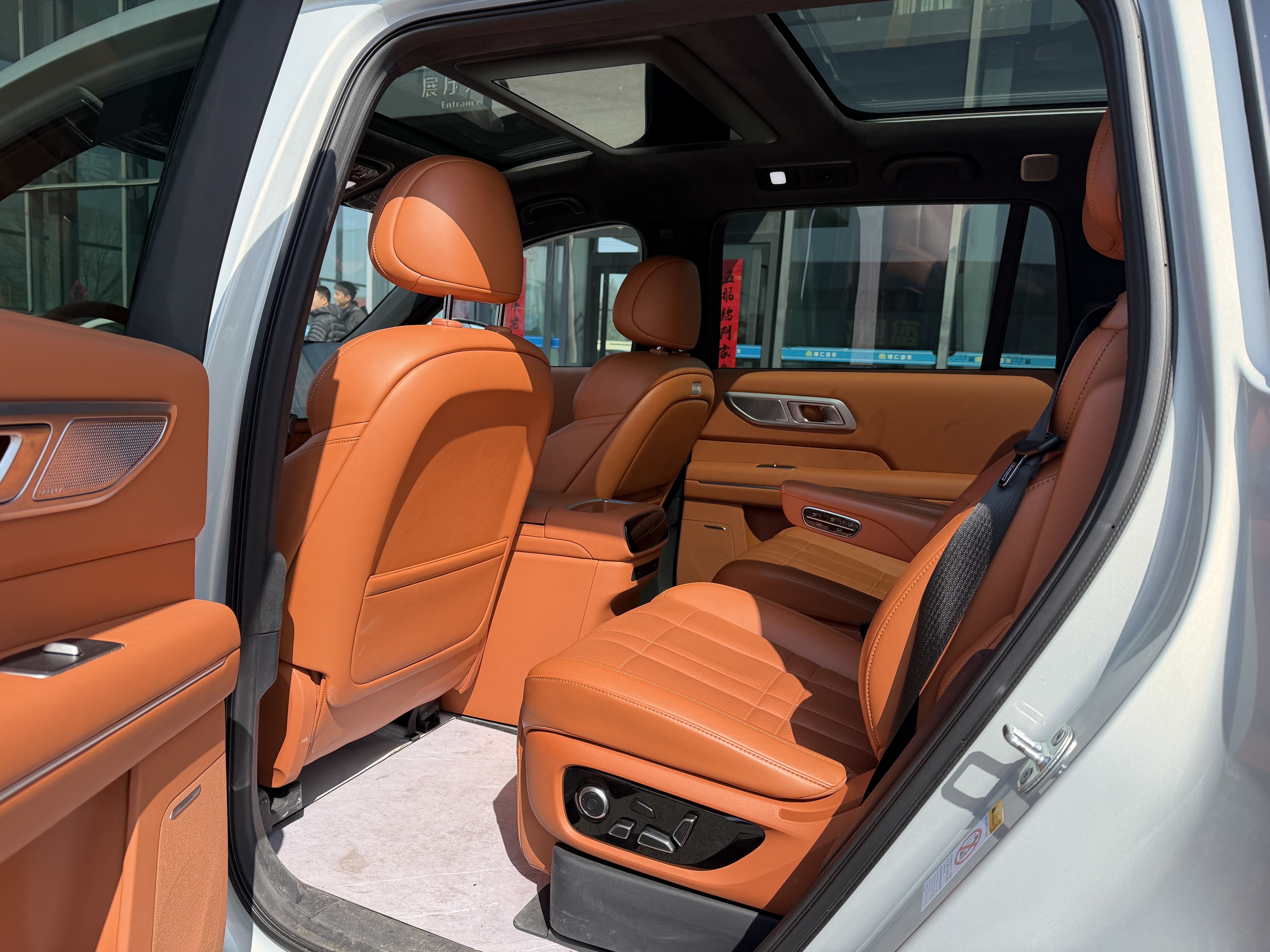 Deepal S09 2025 immagine di auto #5