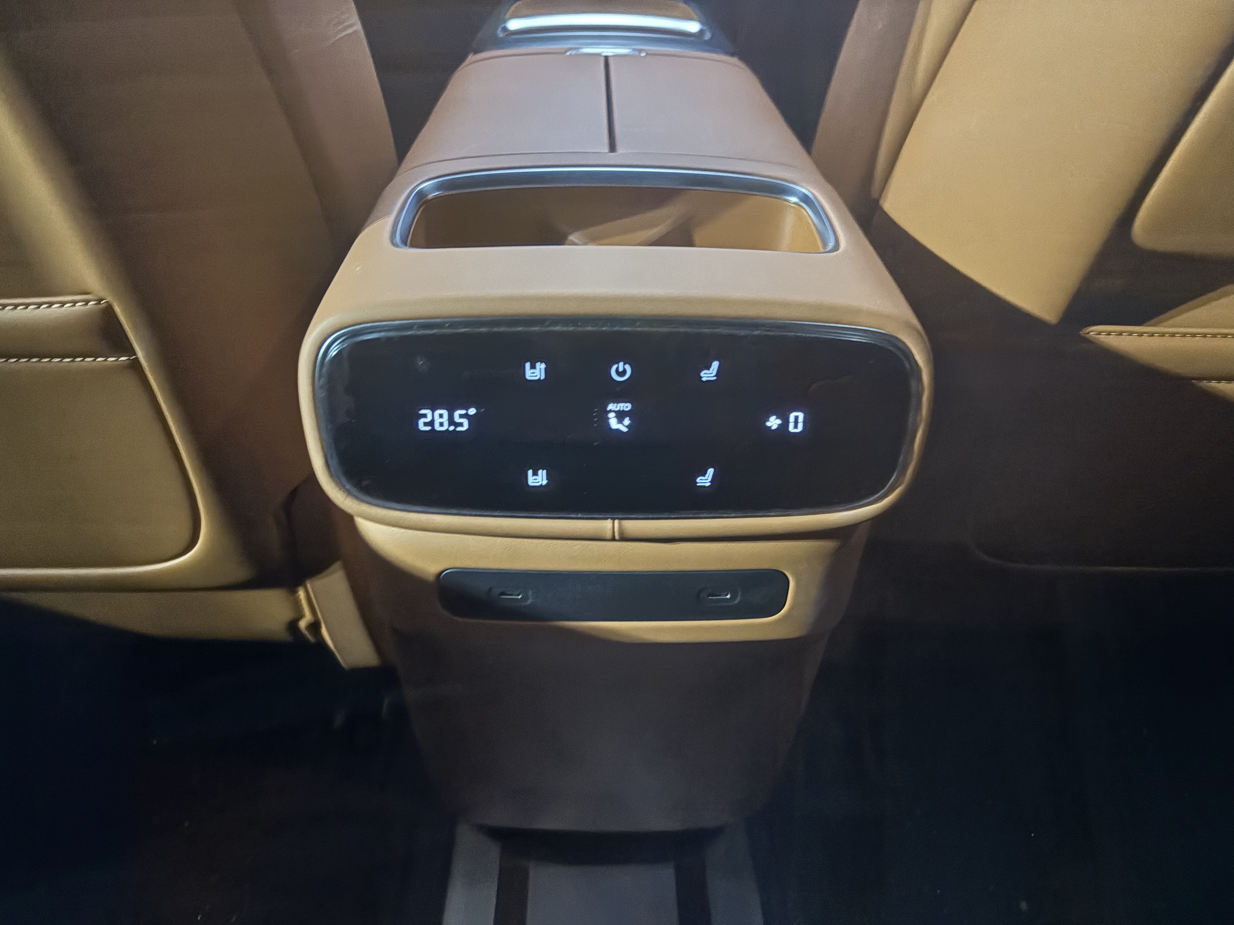 Deepal S09 2025 car image #5