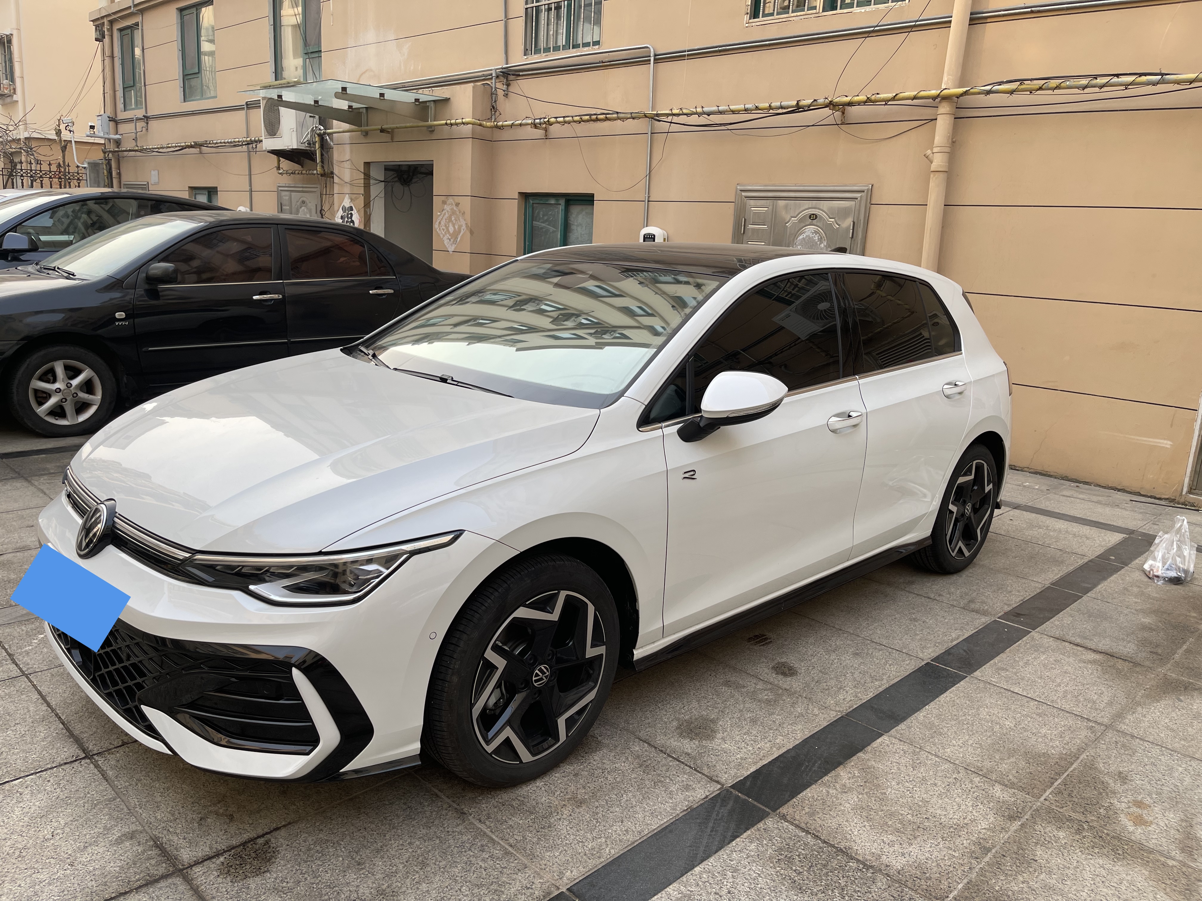 Volkswagen Golf 2025 car image #5