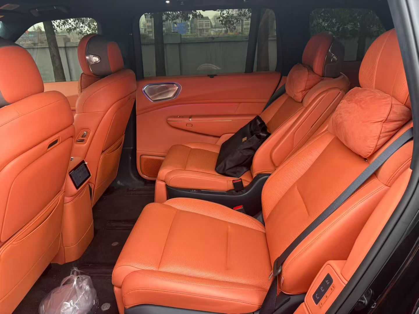 Lynk & Co 900 2025 car image #5