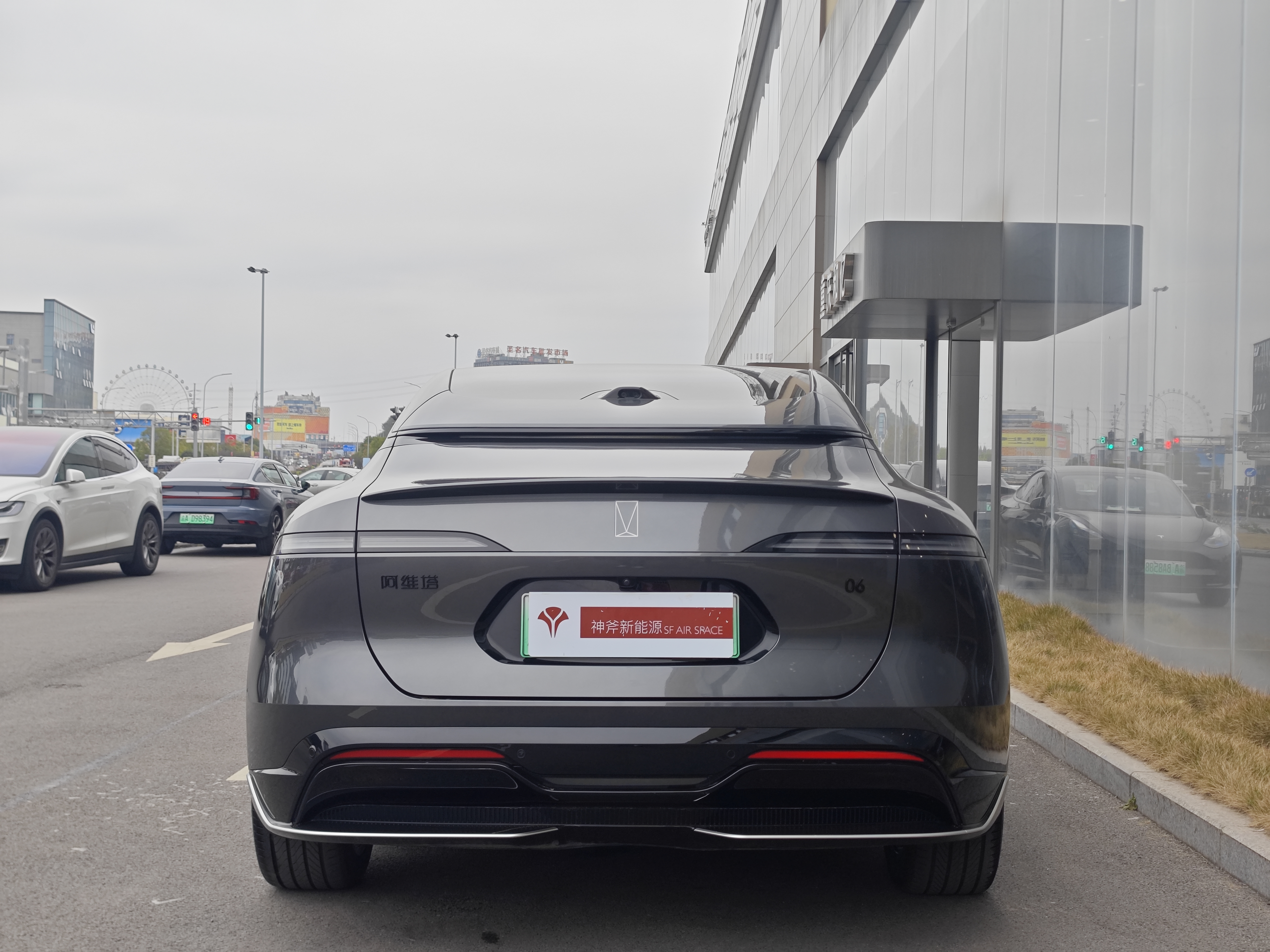 Avatr 06 2025 car image #5