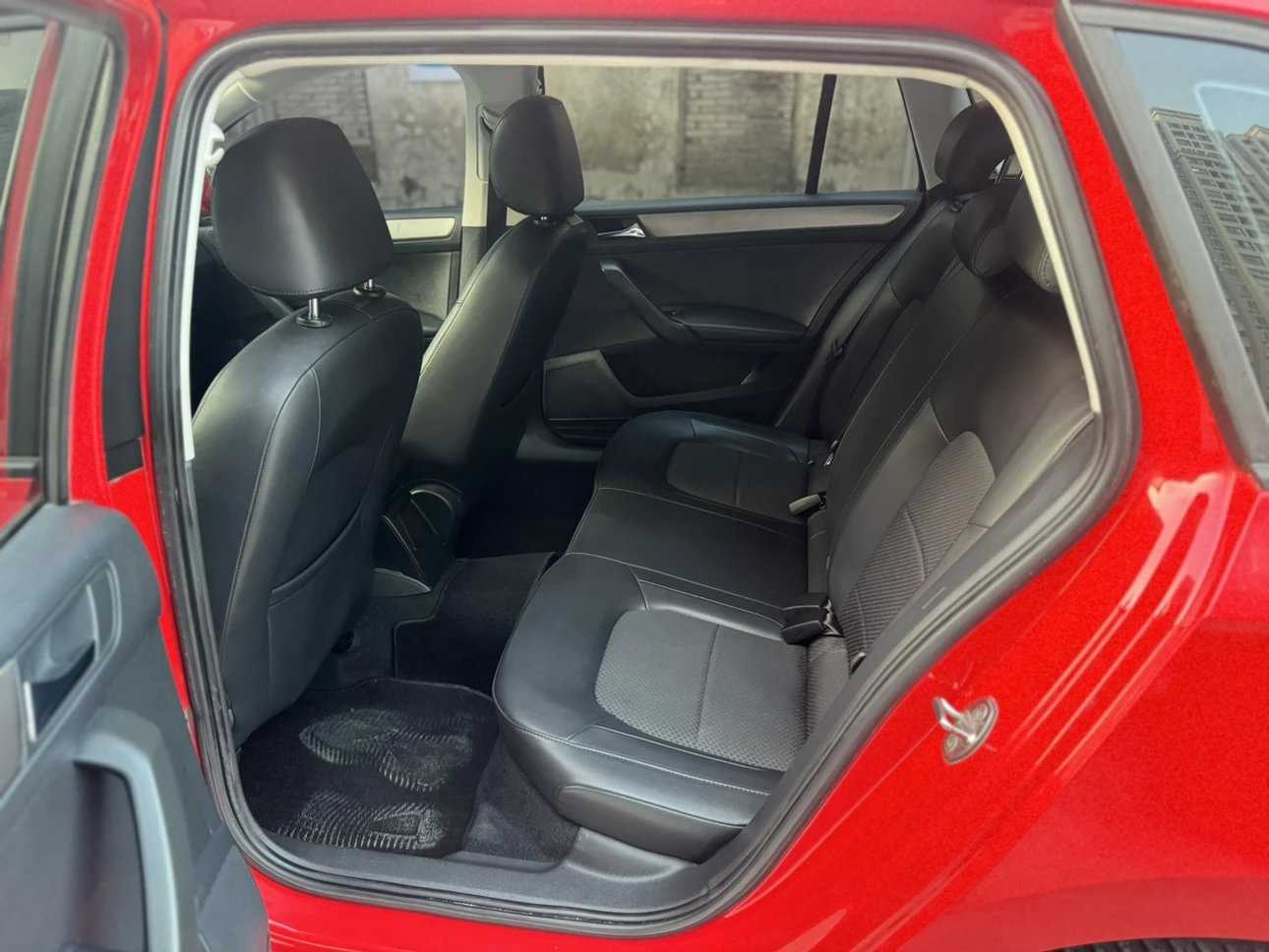 Skoda Rapid Spaceback 2015 car image #5