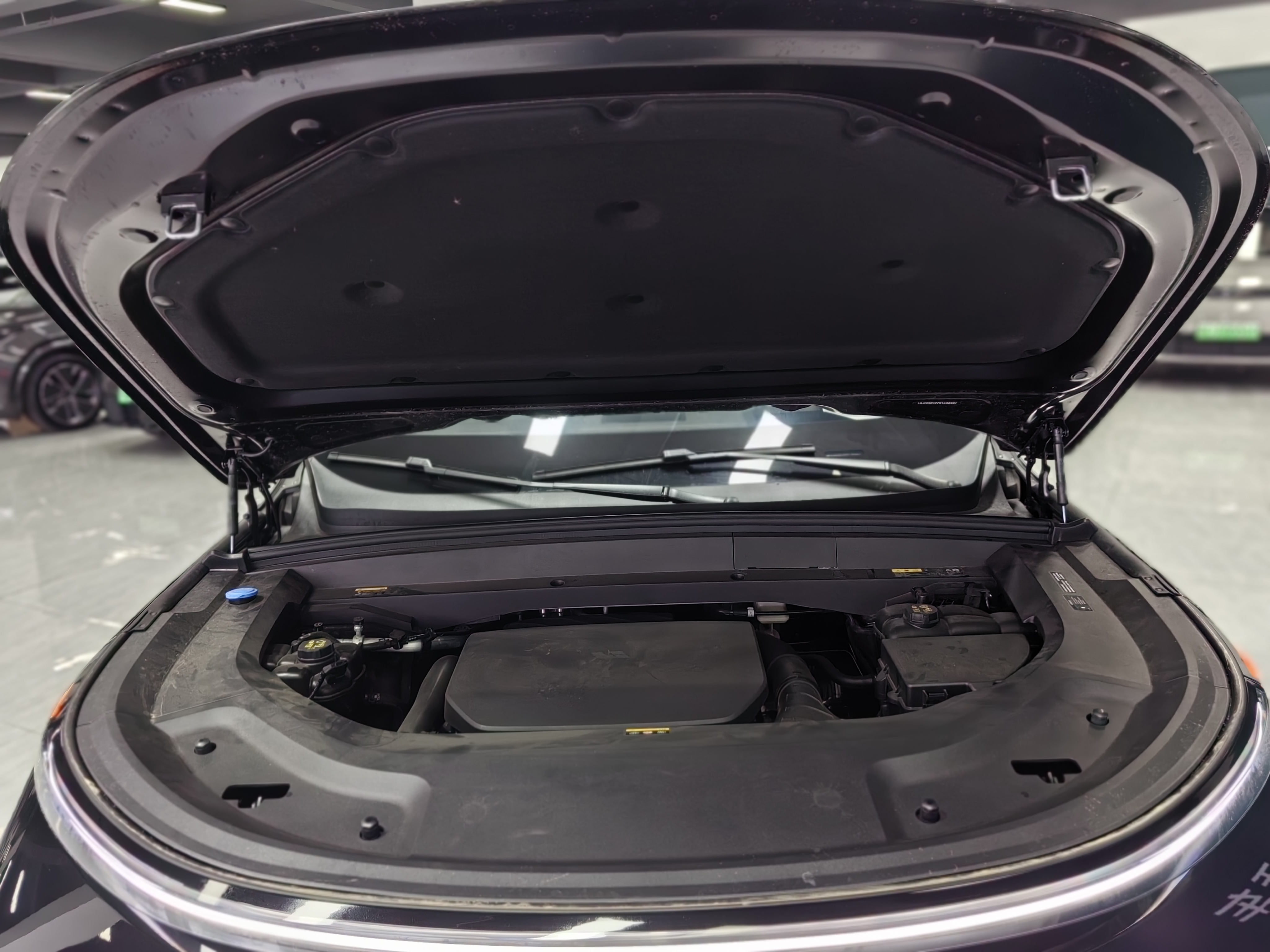 Li L8 2025 изображение автомобиля #5