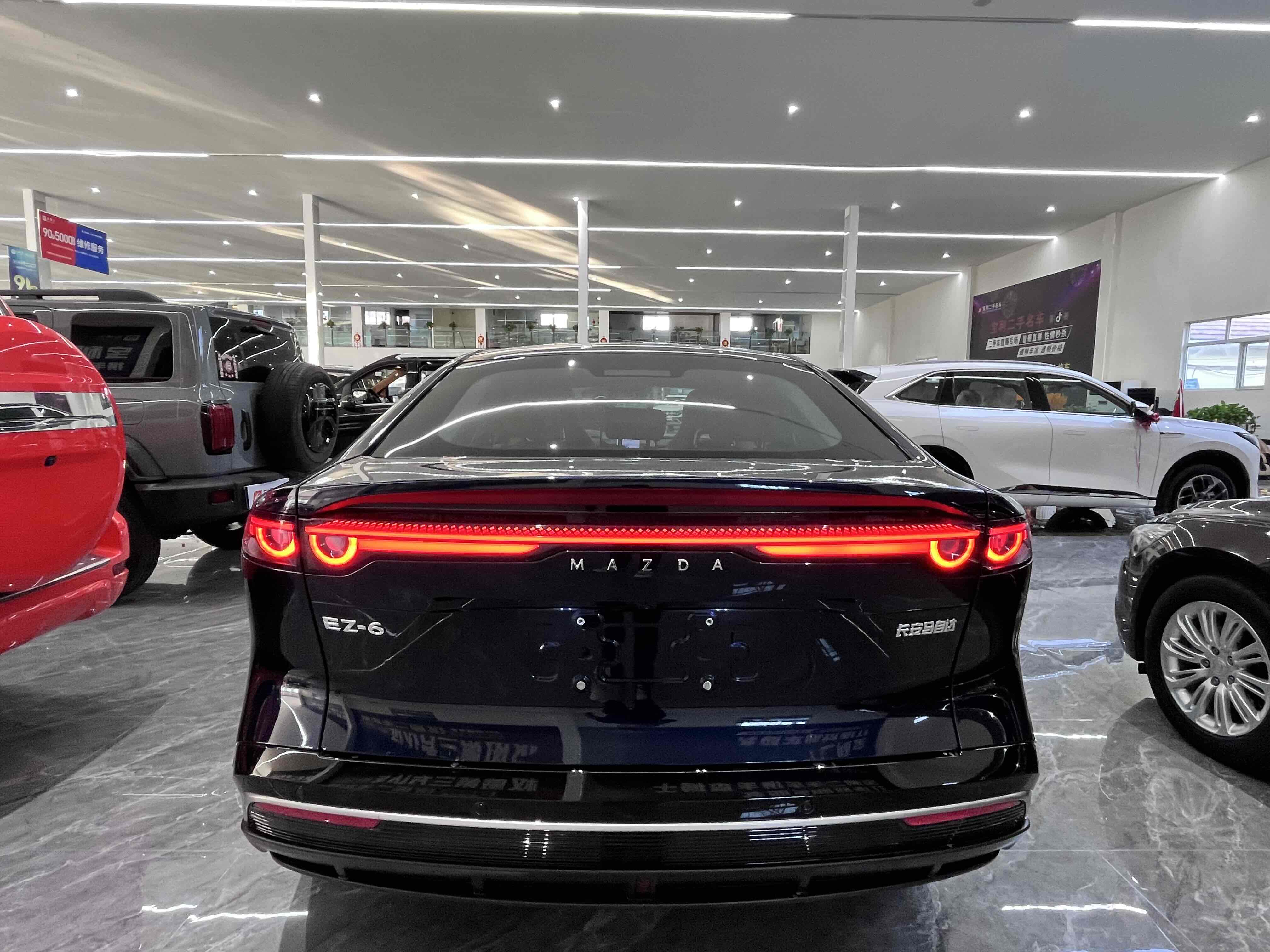 Mazda EZ-6 2025 صورة سيارة #5