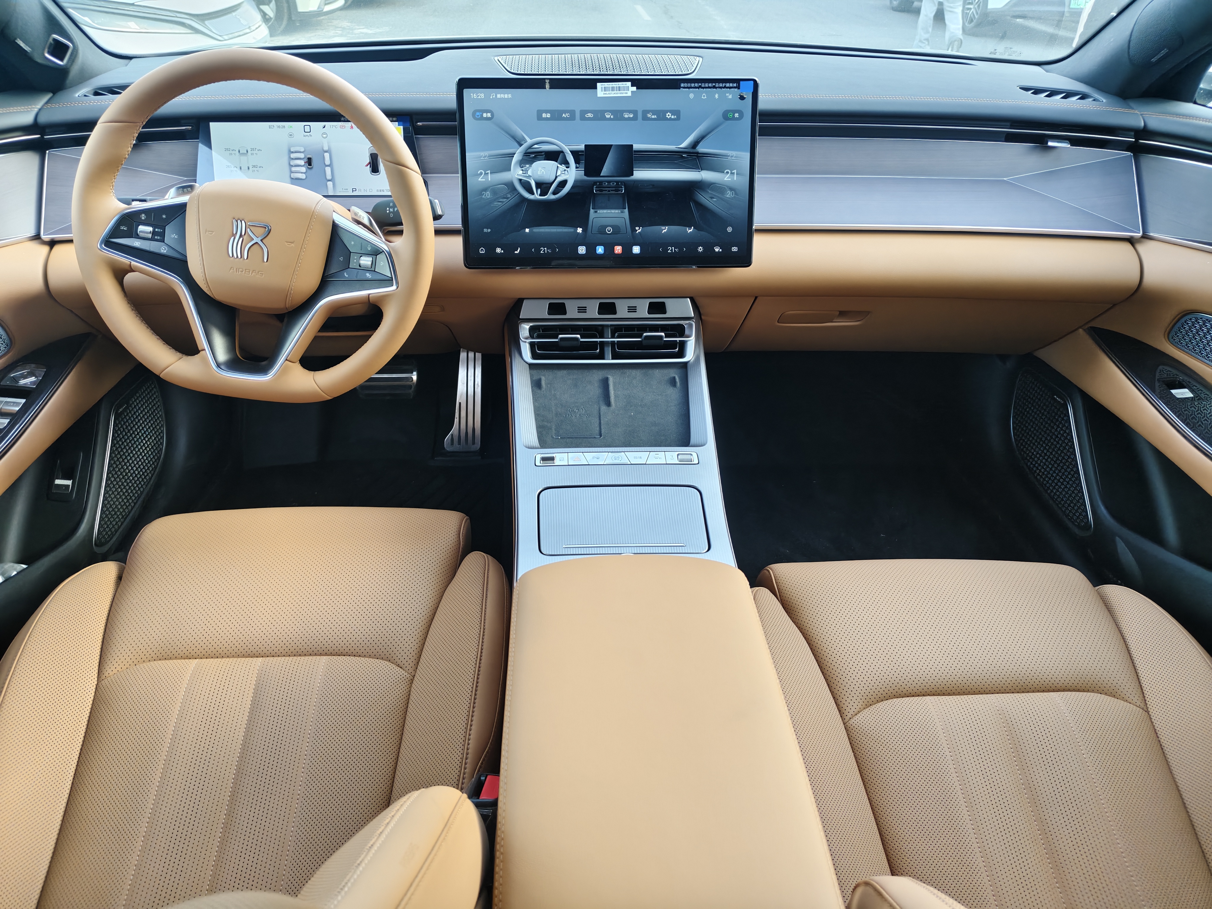 BYD HanL 2025 #5 BYD HanL 2025 car image #5