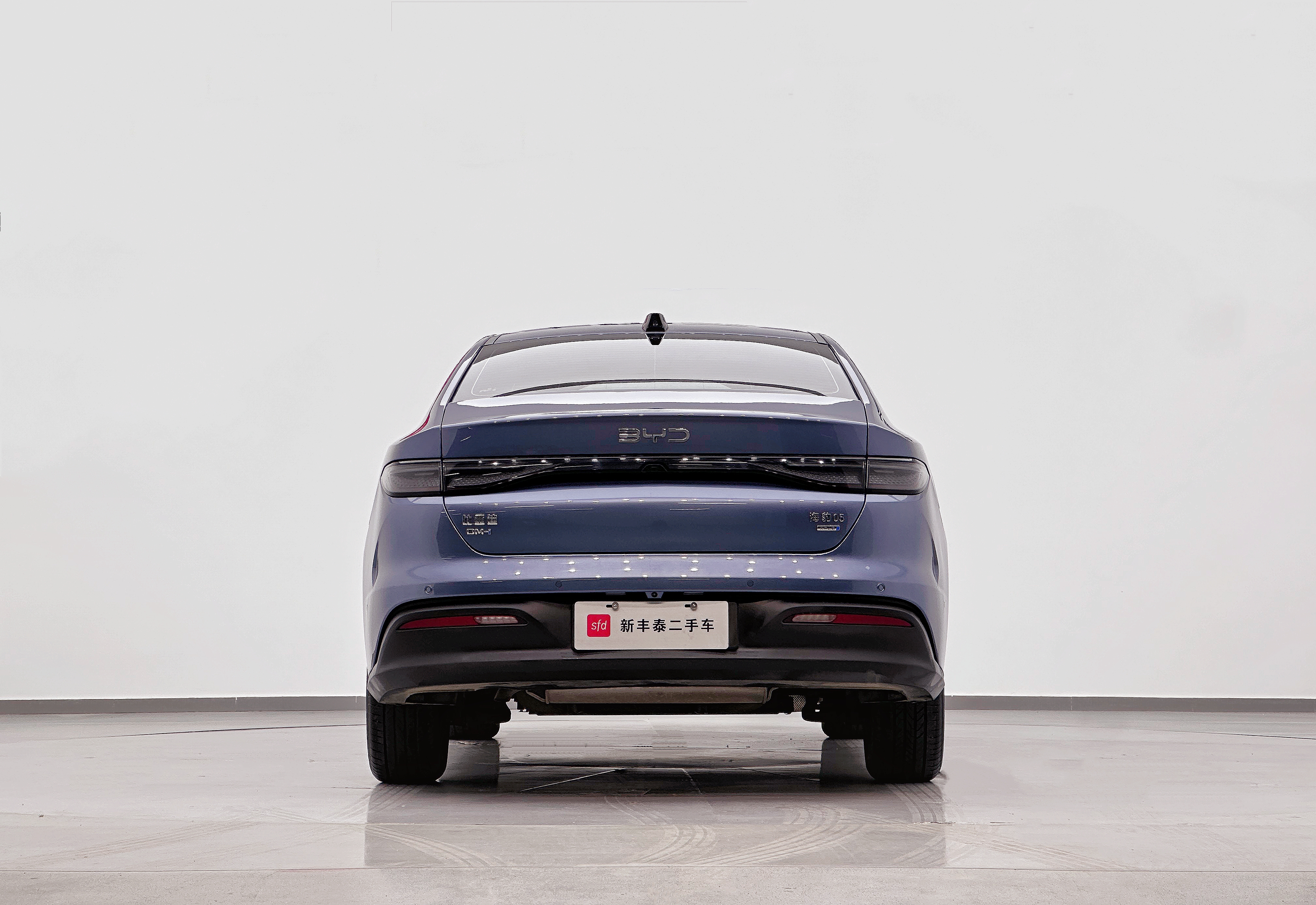 BYD Seal 05 DM-i 2025 car image #5