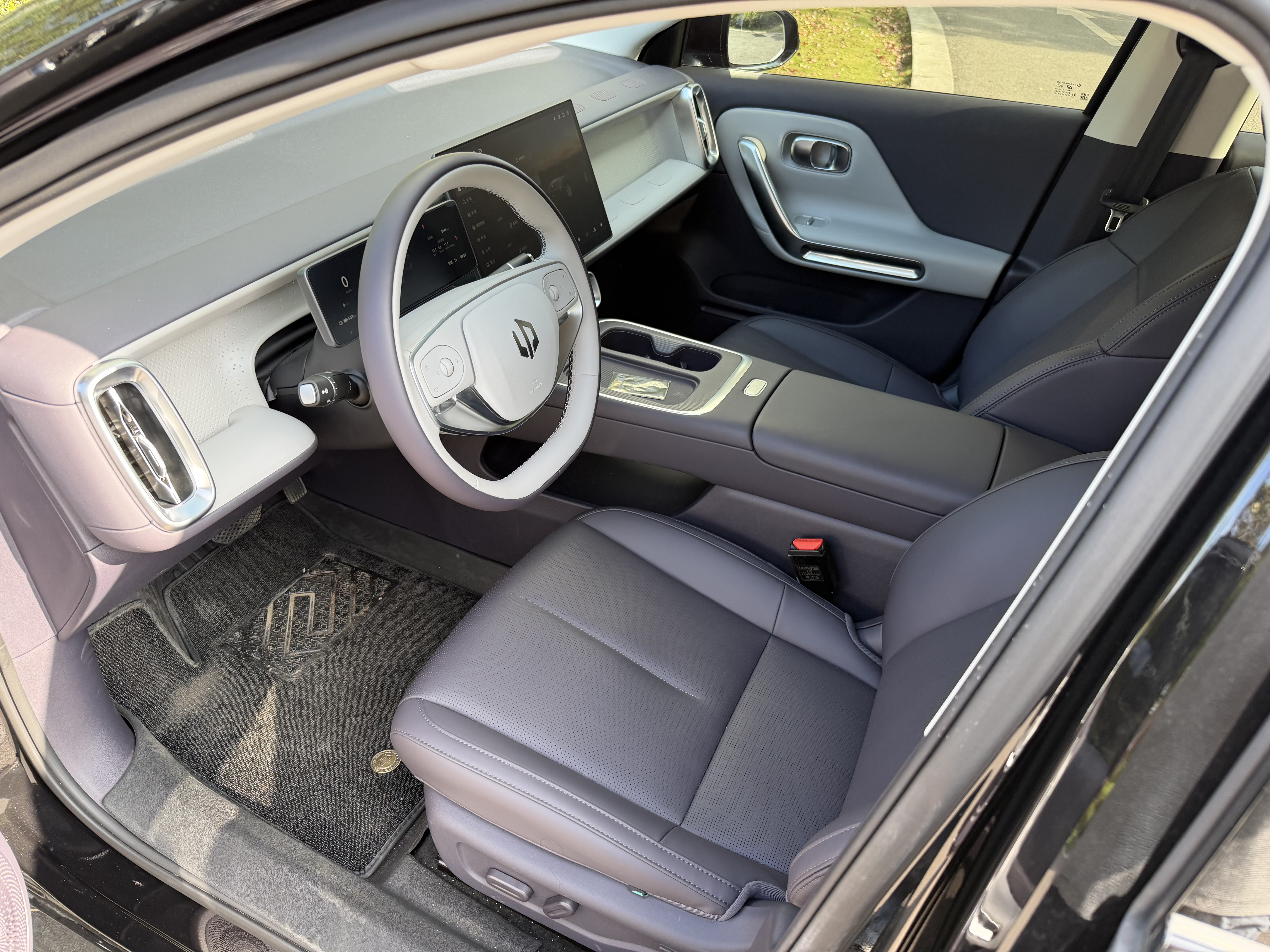 零跑汽车 零跑B01 2025 汽车图片 #5