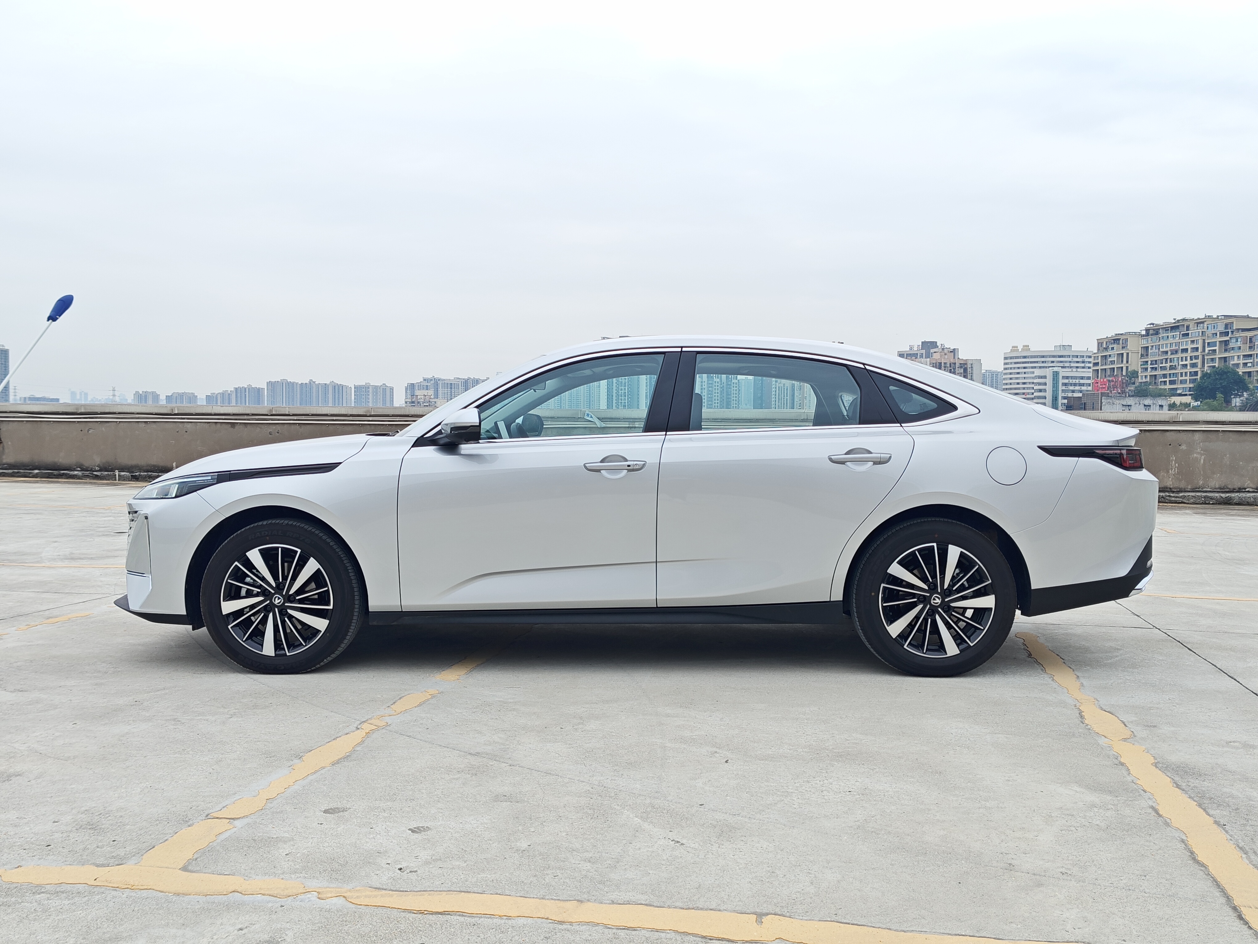 Changan EadoPHEV 2025 #5 Changan EadoPHEV 2025 изображение автомобиля #5