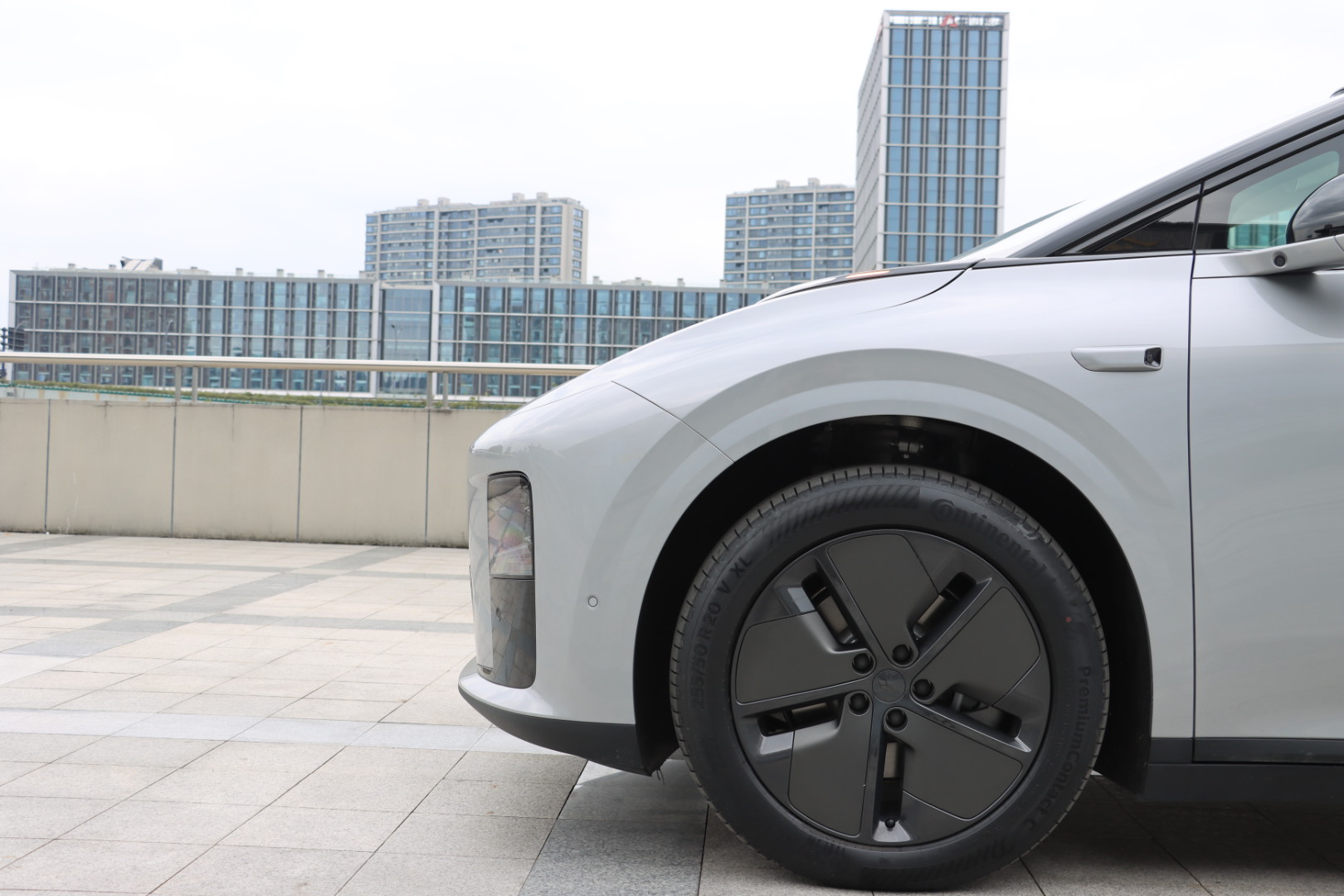 Li i8 2025 image de voiture #5