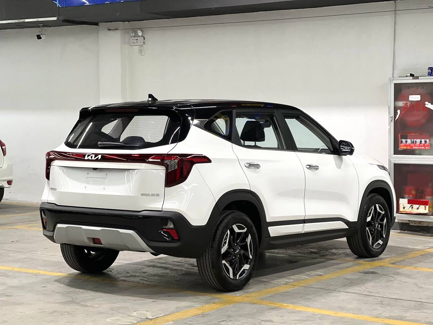 Kia Seltos 2025 imagen de coche #5