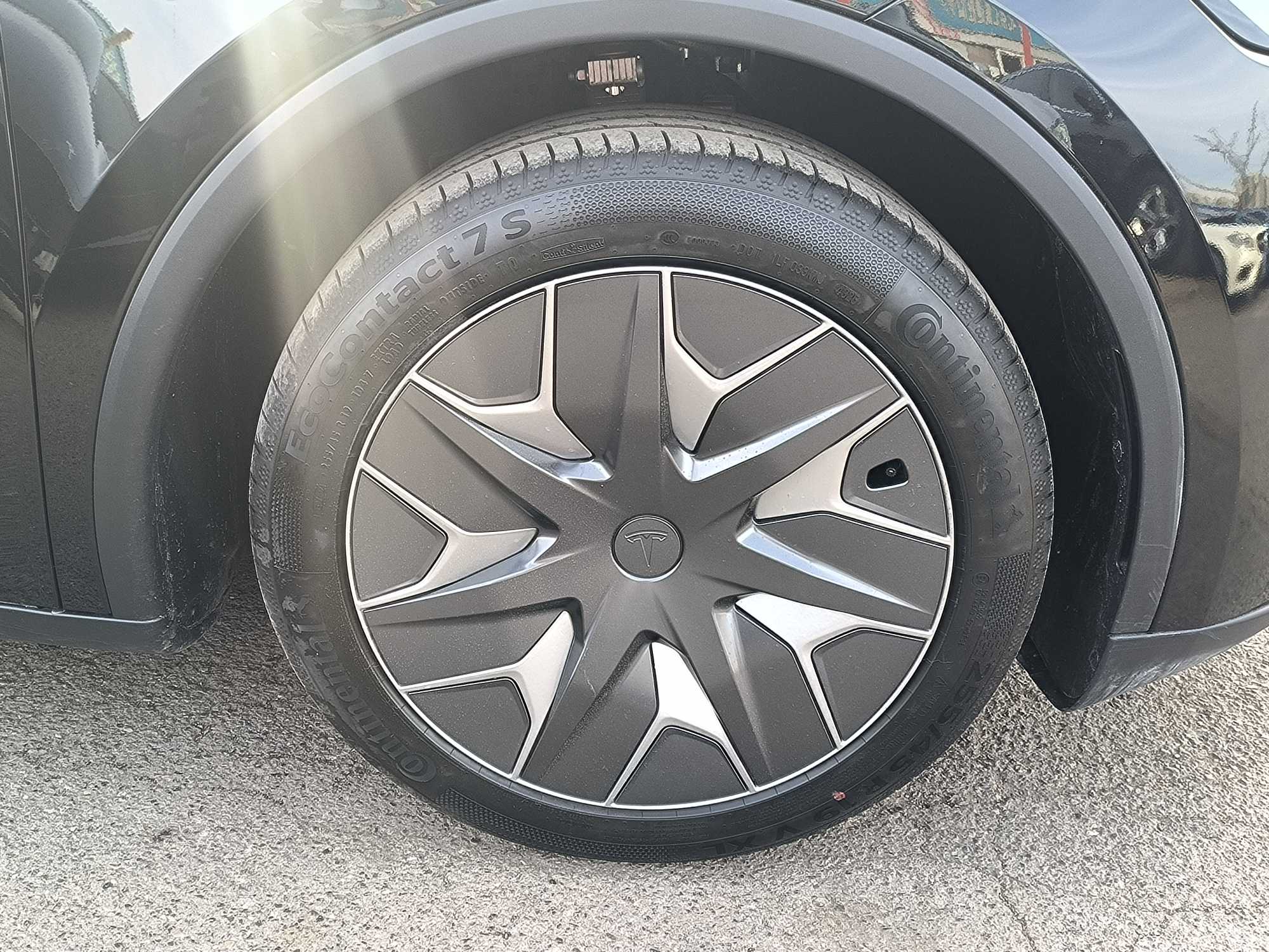 Tesla Model Y L 2025 изображение автомобиля #5