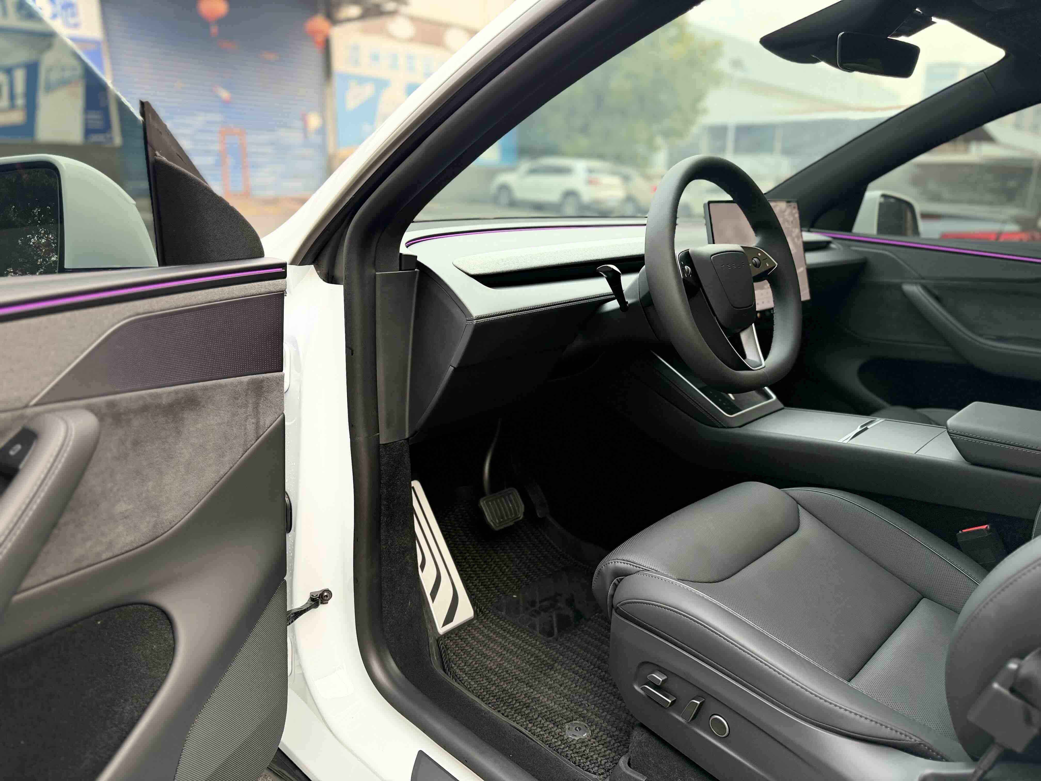 Tesla Model Y L 2025 image de voiture #5