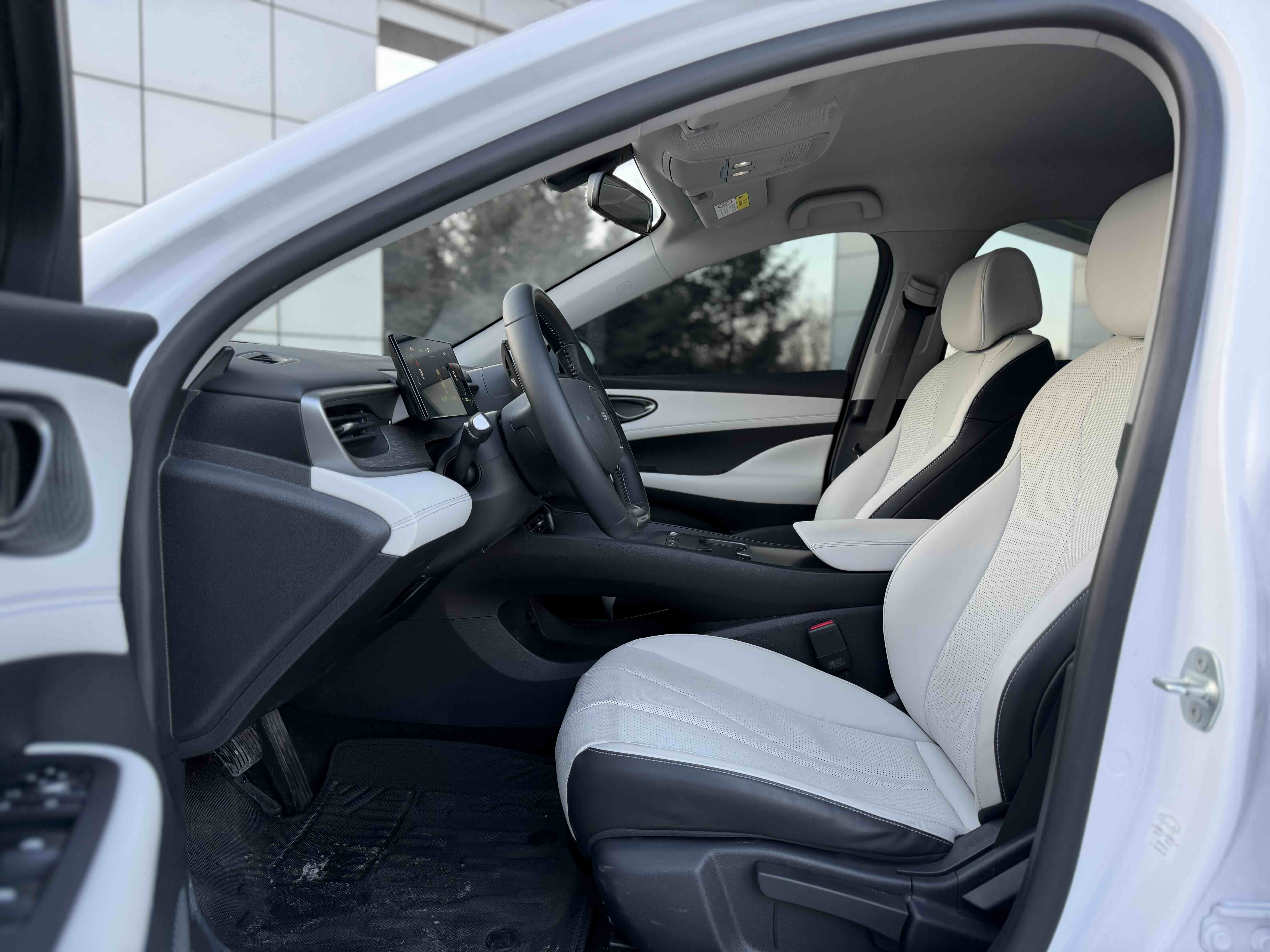 BYD Seal 05 DM-i 2025 car image #5