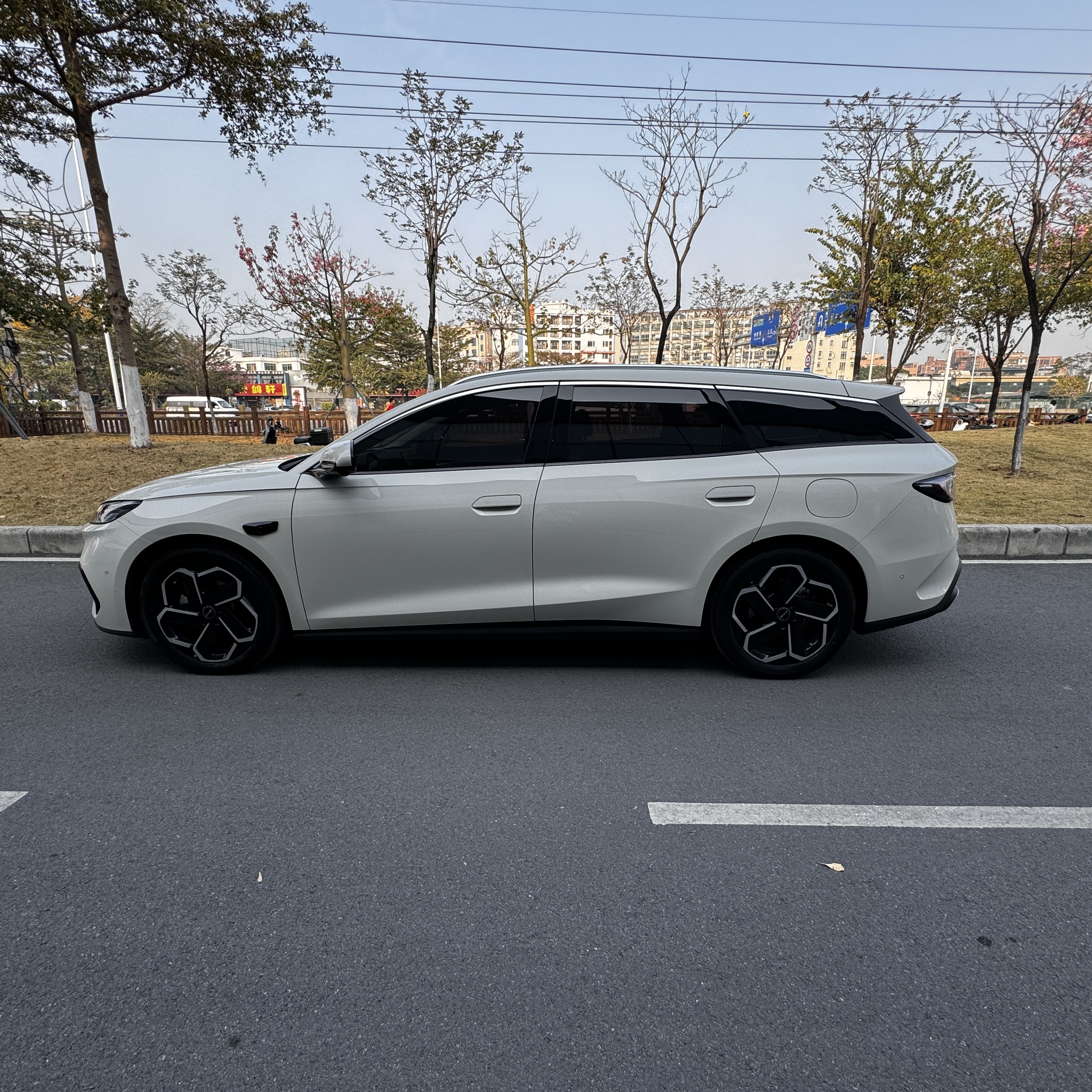 BYD 2025 #5 BYD 2025 car image #5