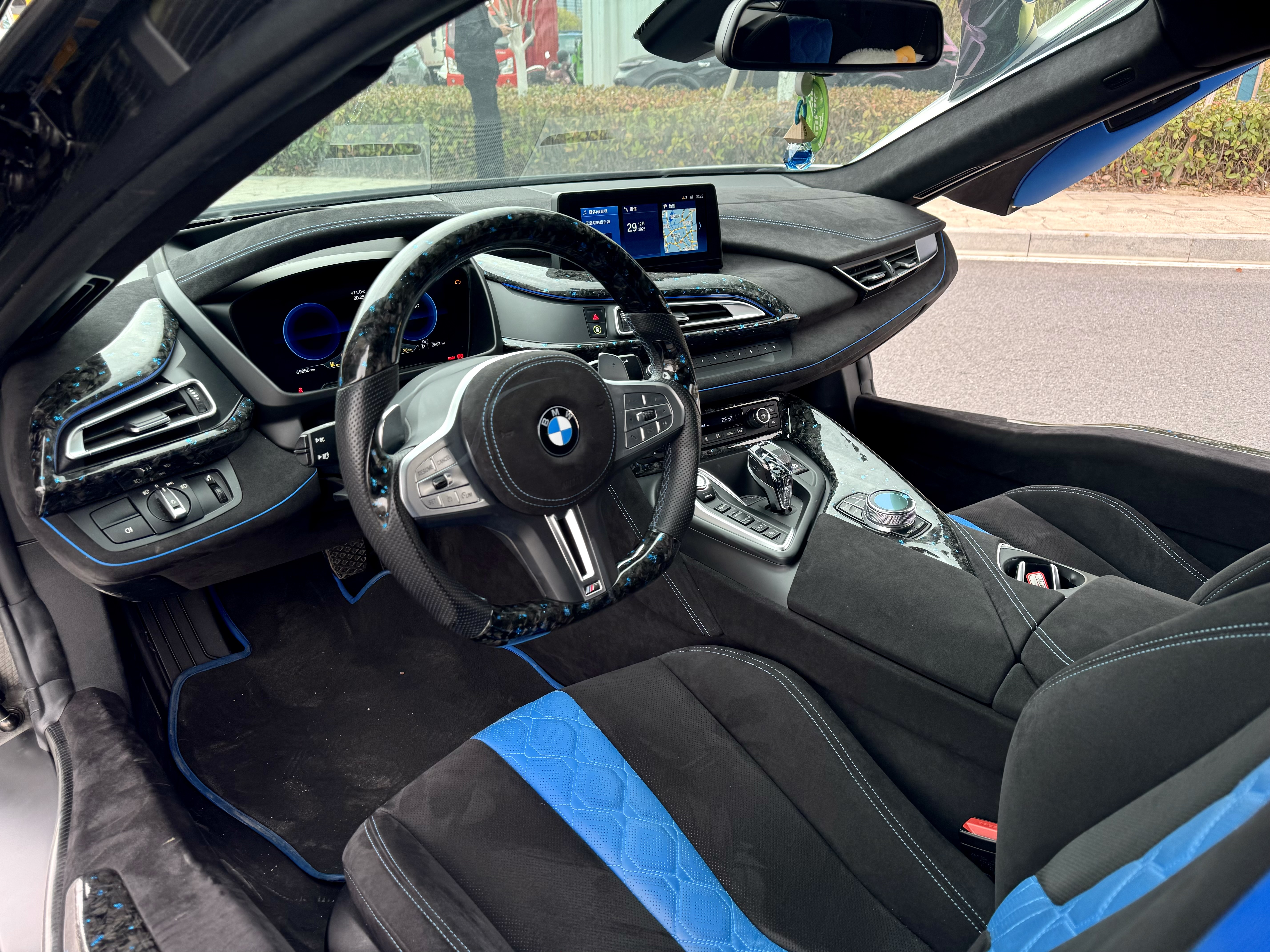 BMW i8 2018 car image #5
