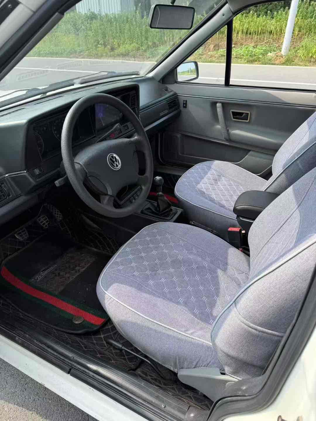 Volkswagen Santana Classic 2011 #5 Volkswagen Santana Classic 2011 car image #5