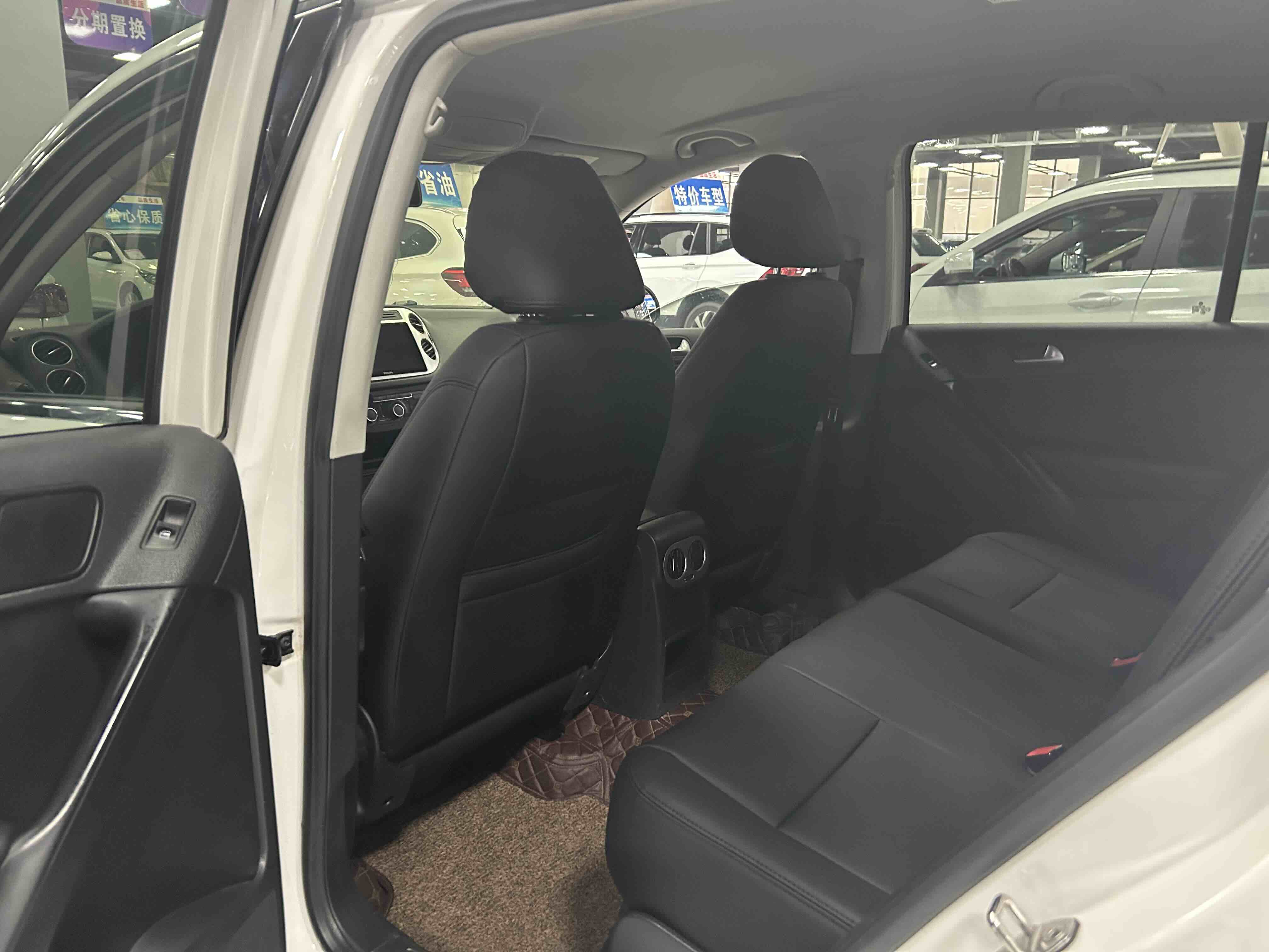 Volkswagen Tiguan 2015 car image #5