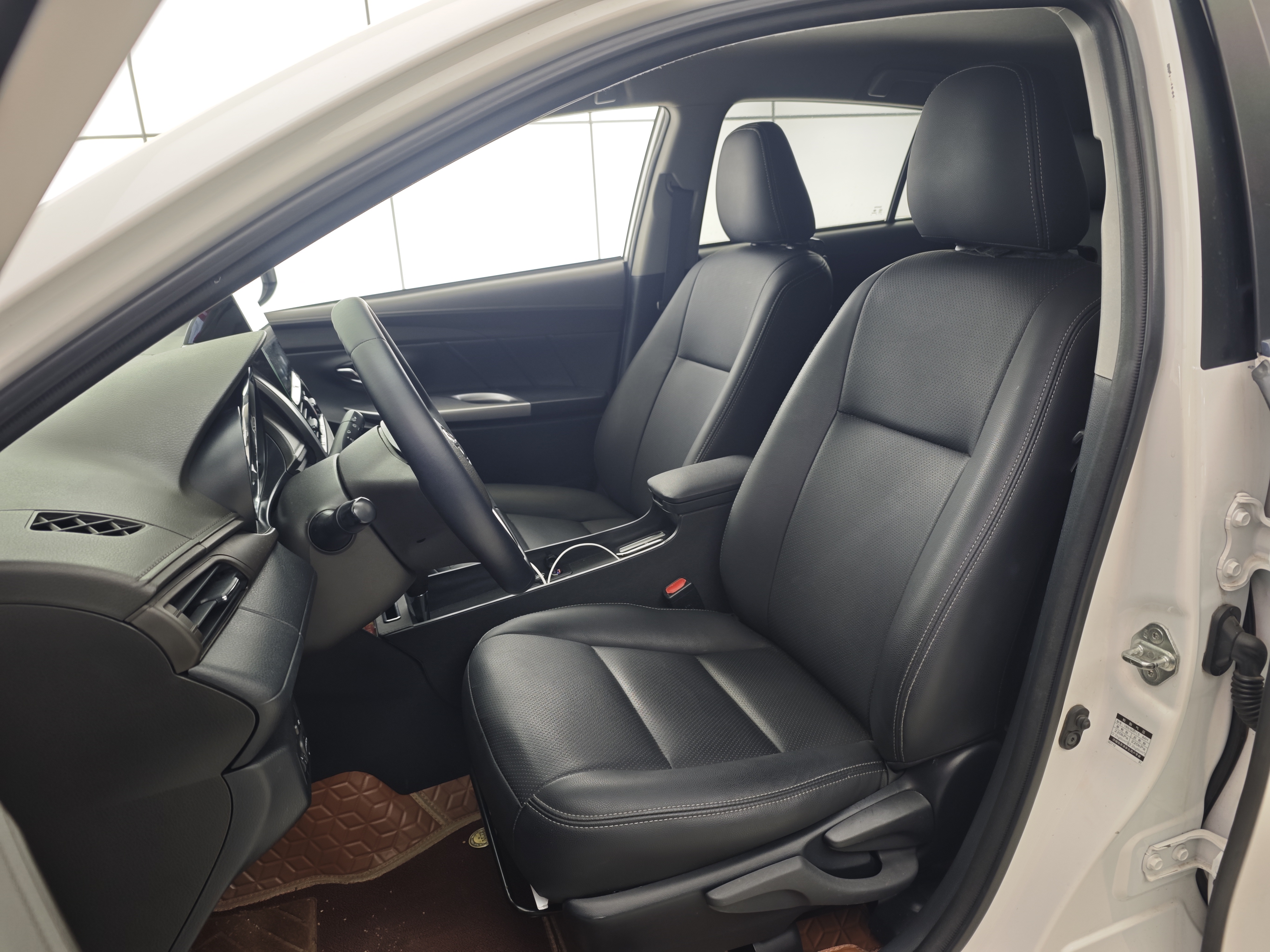 Yaris L Zhixuan 2016 #5 Yaris L Zhixuan 2016 car image #5
