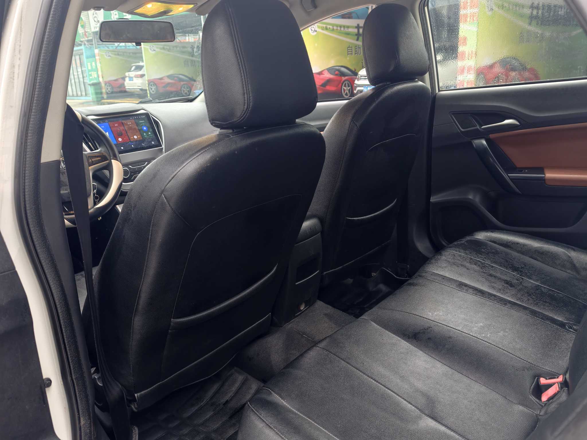 MG GT 2015 car image #5