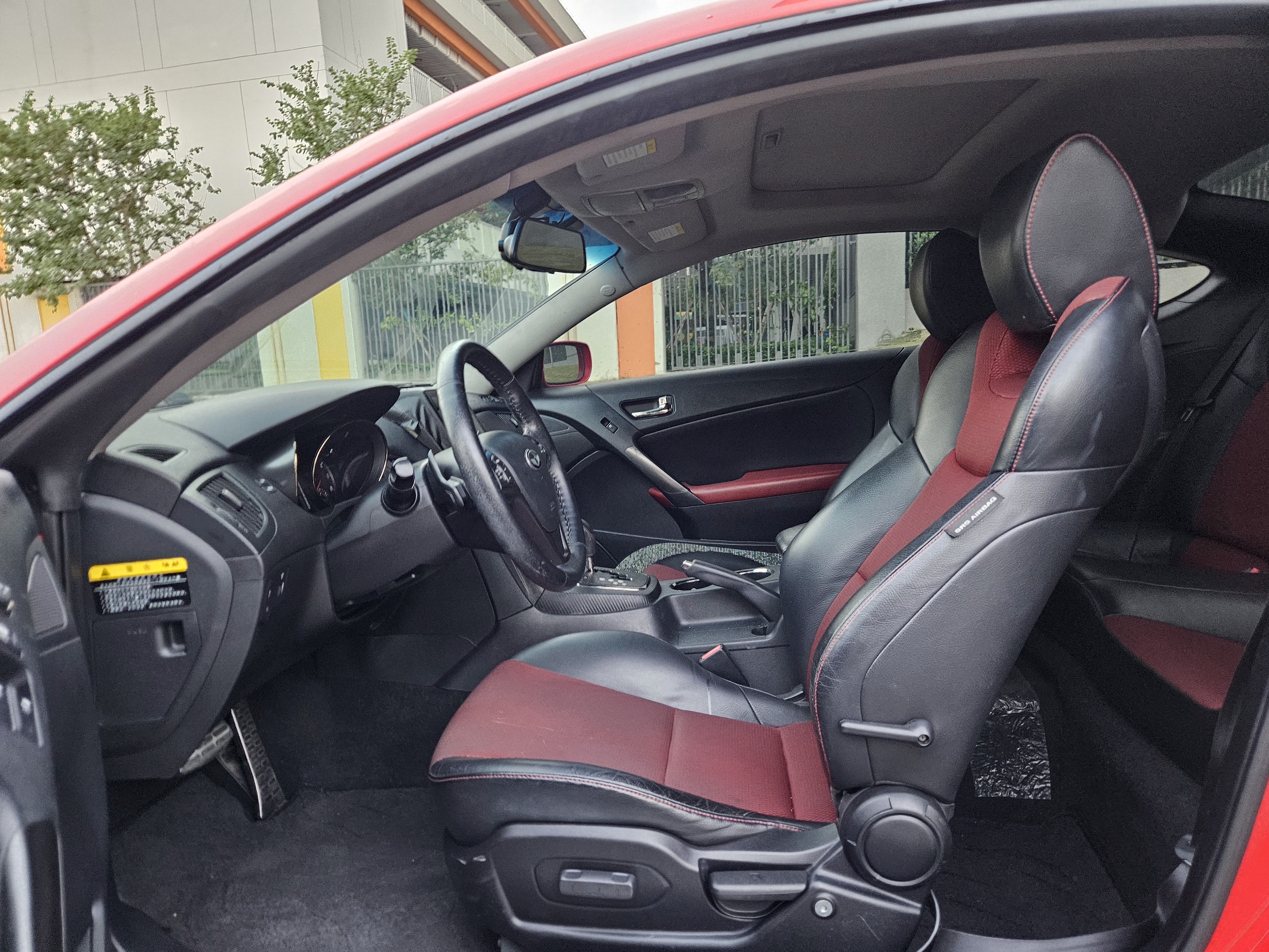 Hyundai Rohens-Coupe 2011 #5 Hyundai Rohens-Coupe 2011 car image #5