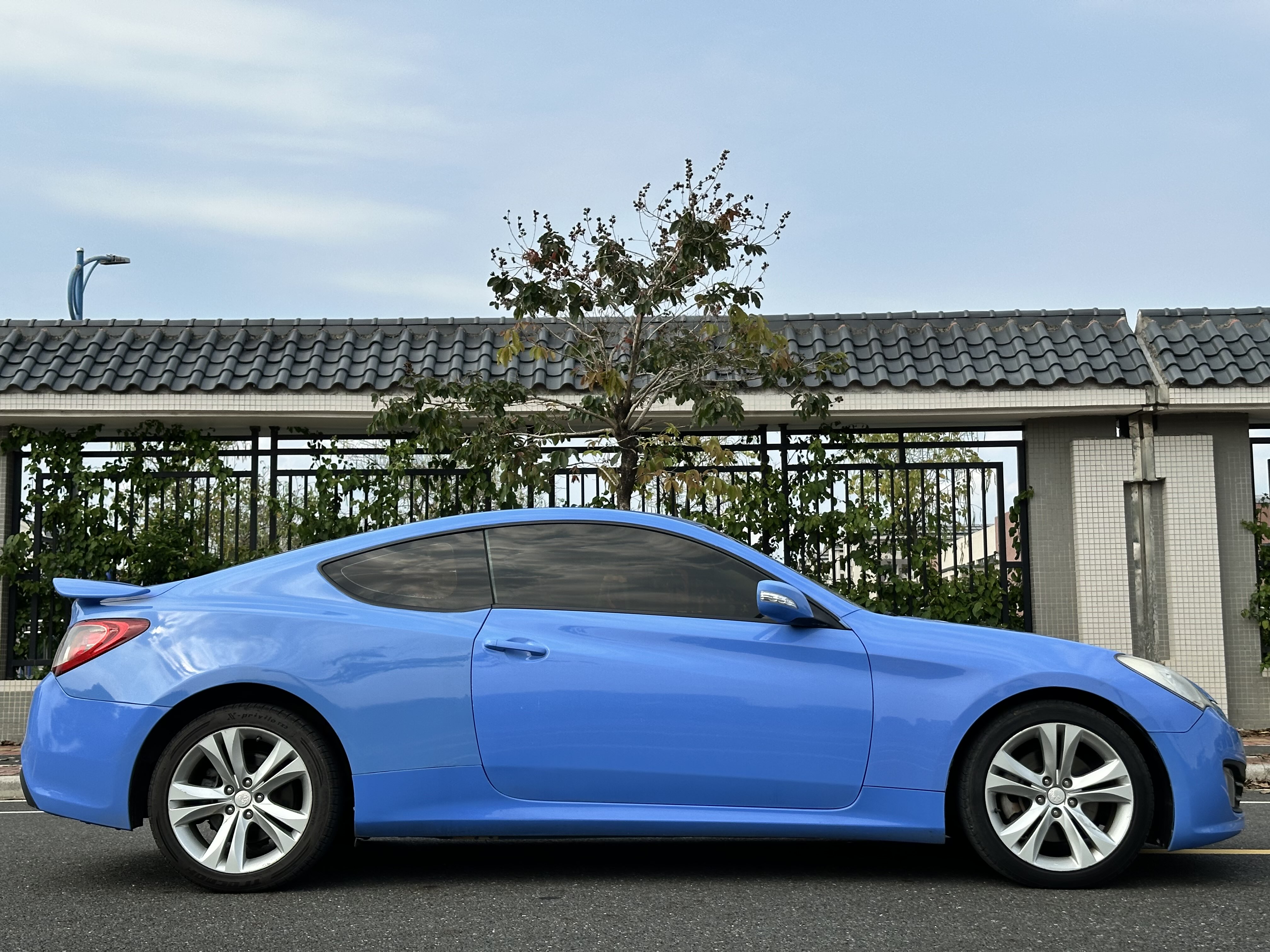 Hyundai Rohens 2010 #5 Hyundai Rohens 2010 car image #5