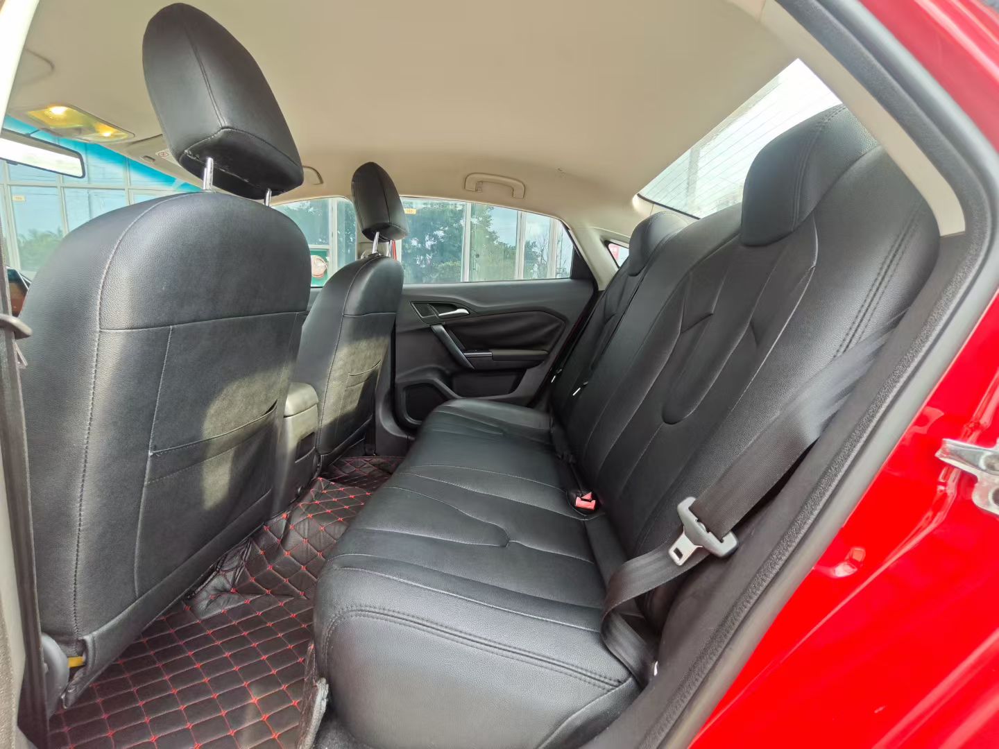 MG GT 2015 car image #5