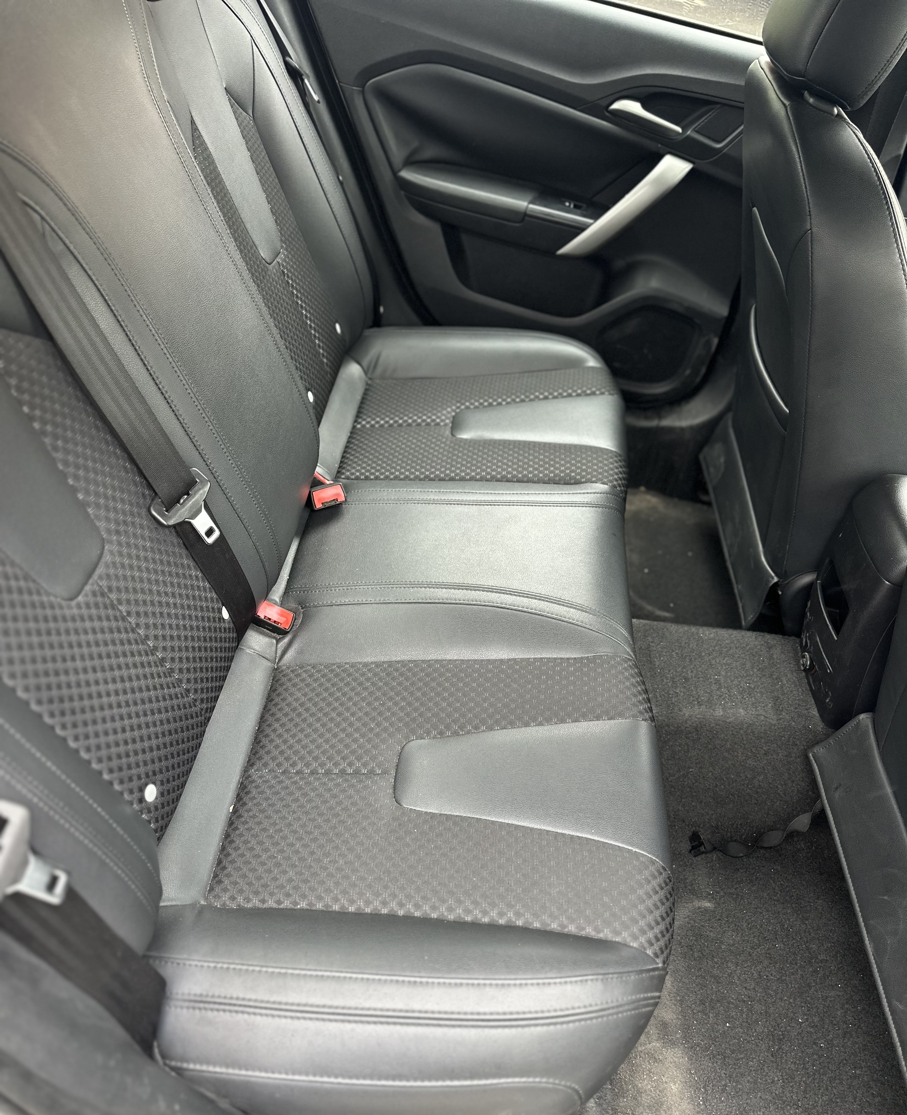 MG GT 2016 #5 MG GT 2016 car image #5