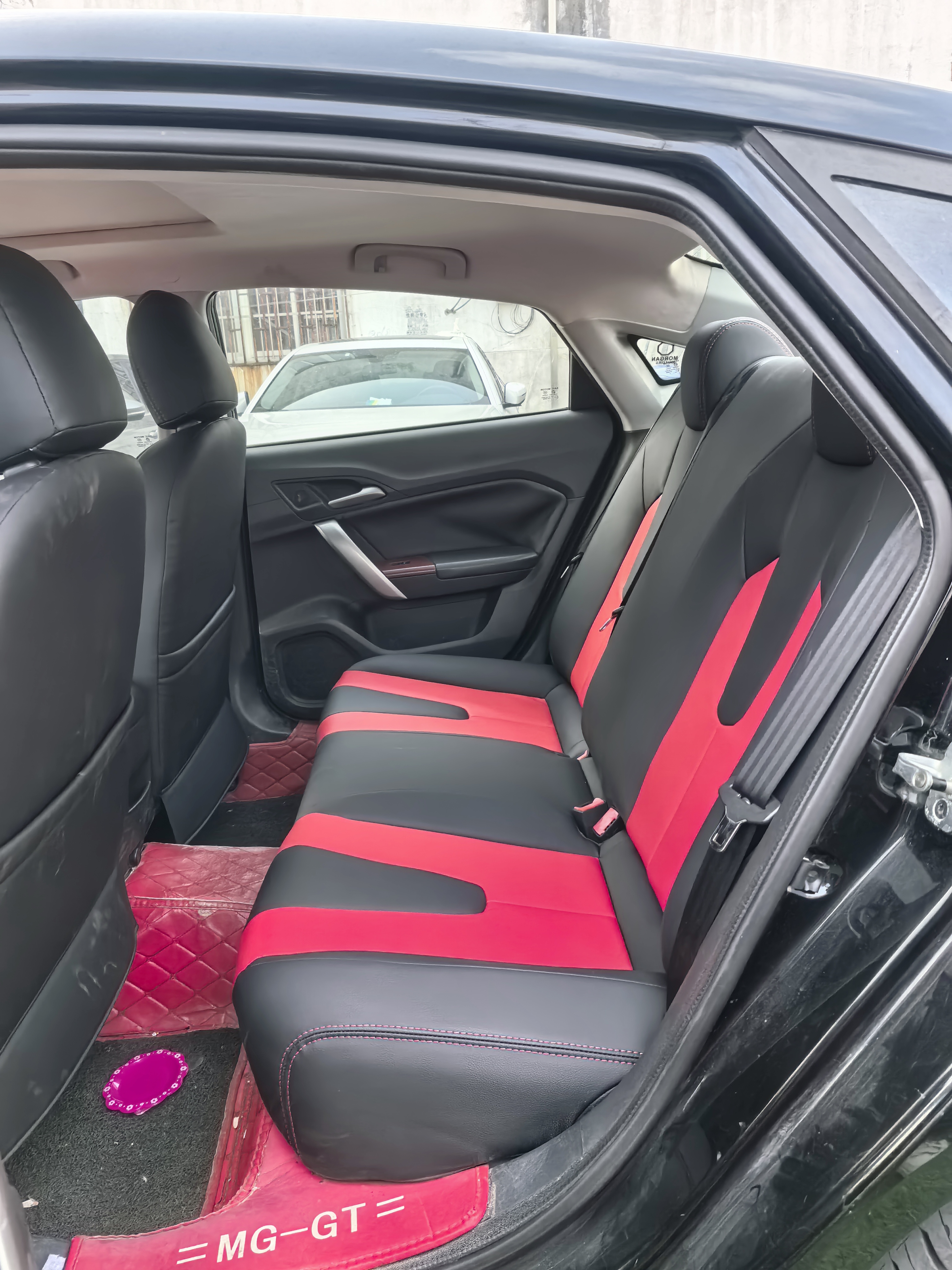 MG GT 2015 car image #5