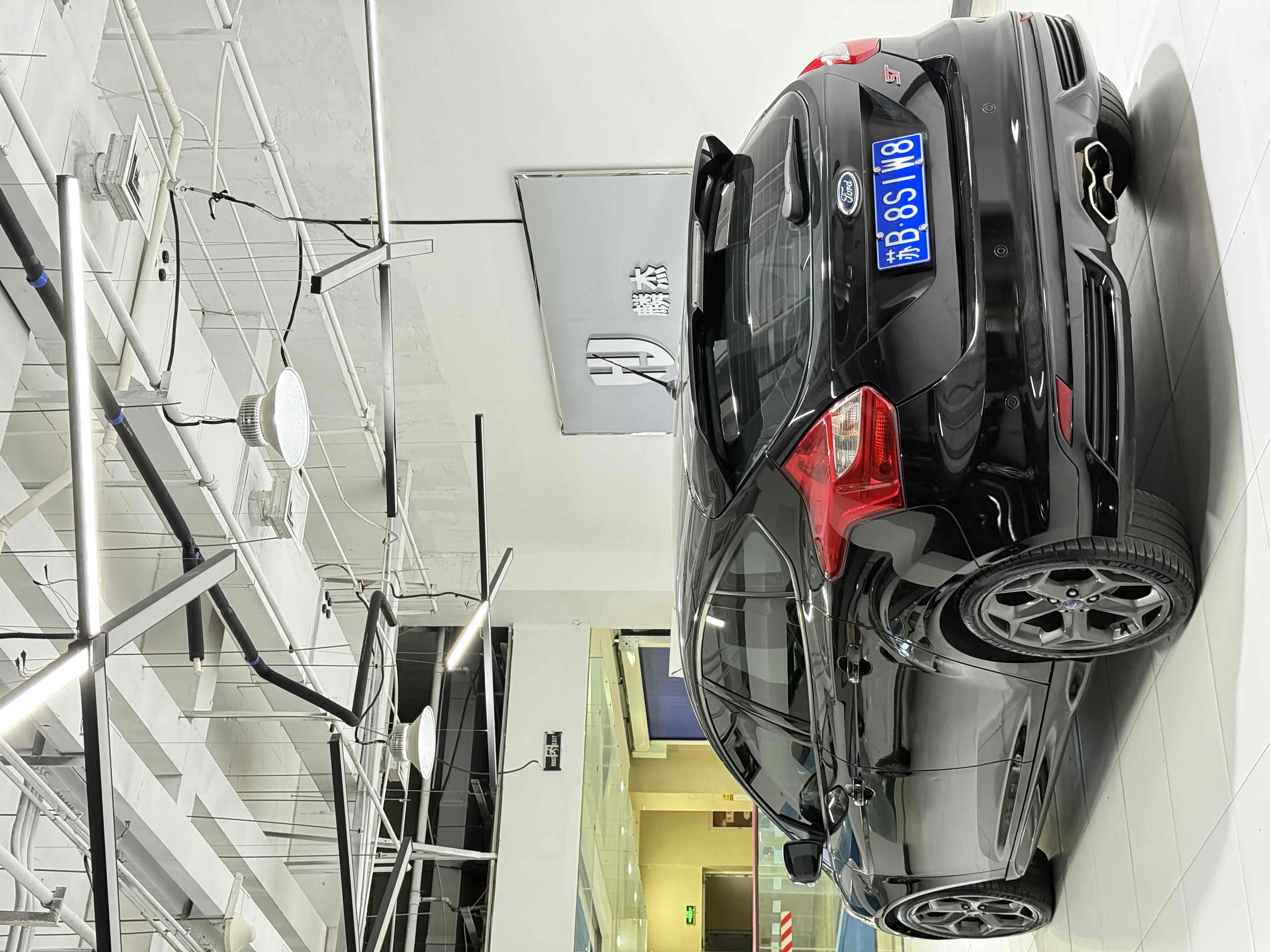 Ford Focus (Imported) 2015 #5 Ford Focus (Imported) 2015 صورة سيارة #5